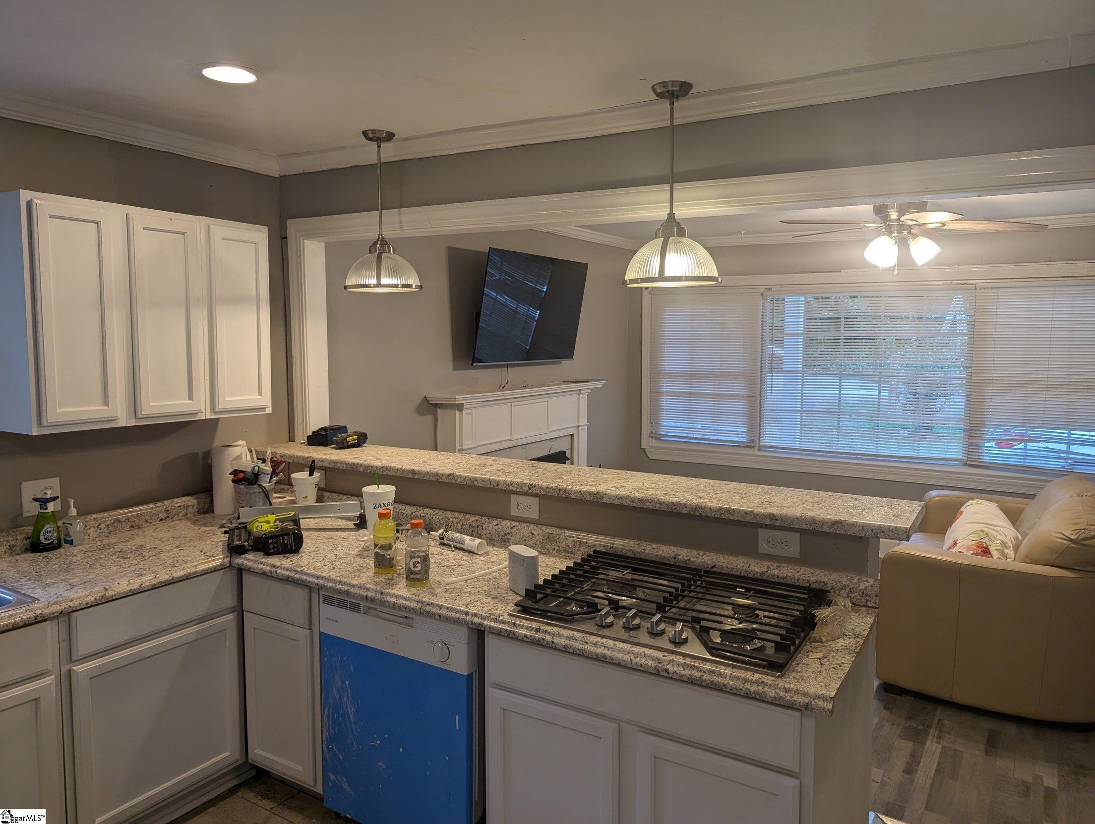 8 Pasadena Avenue Greenville, SC 29605