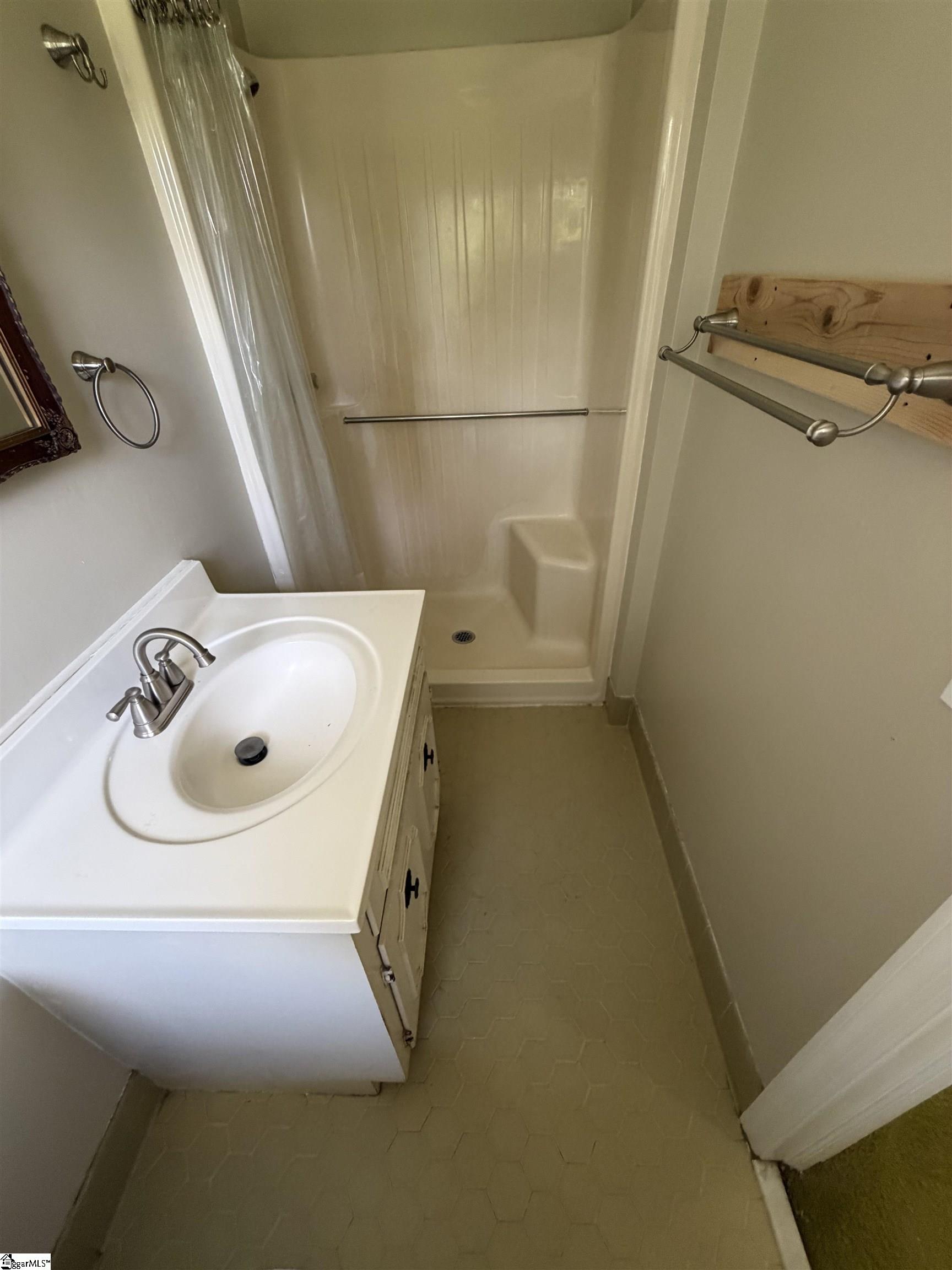 140 Loftis Drive Pelzer, SC 29669