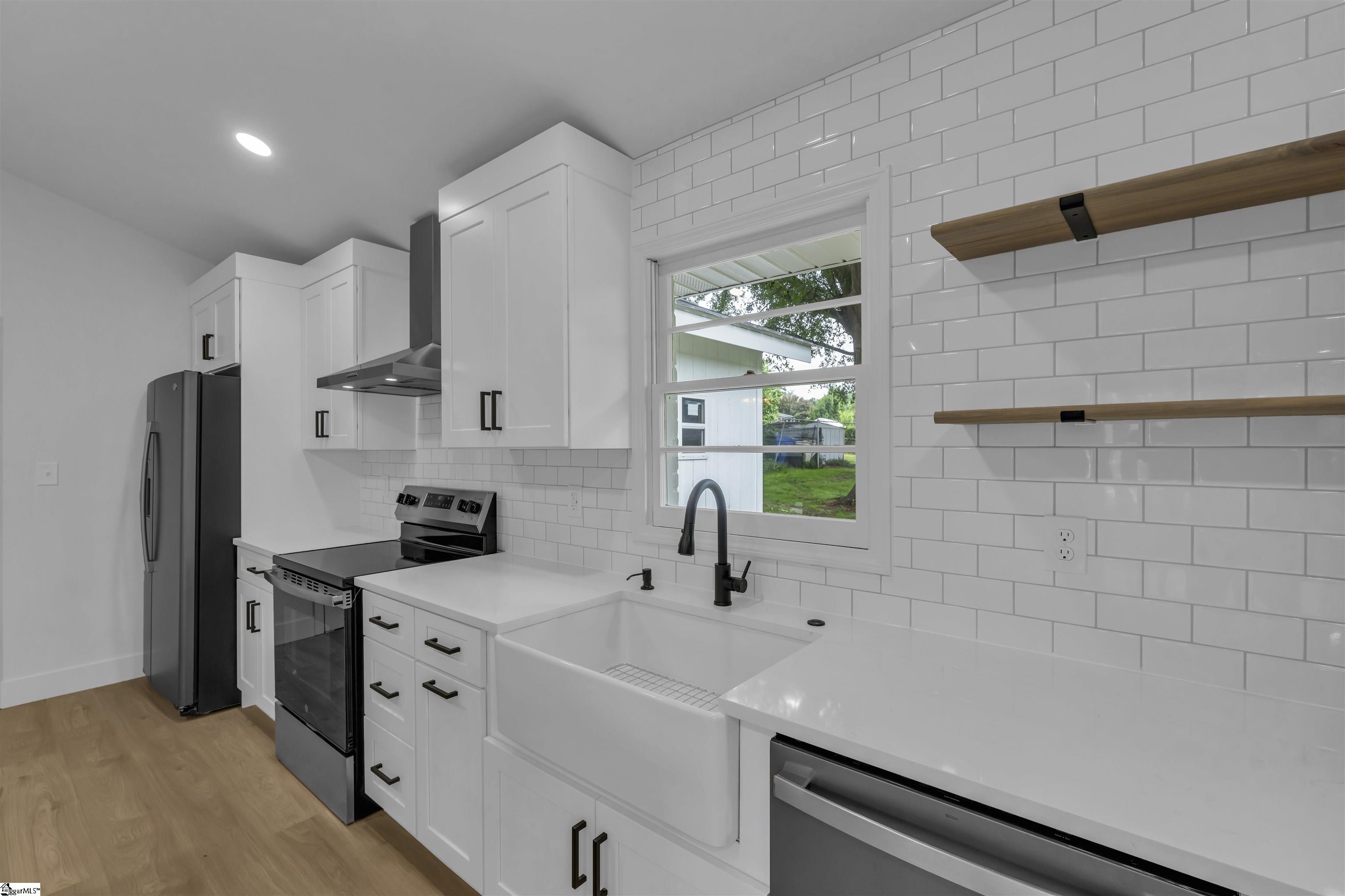 103 Longwood Drive Taylors, SC 29687