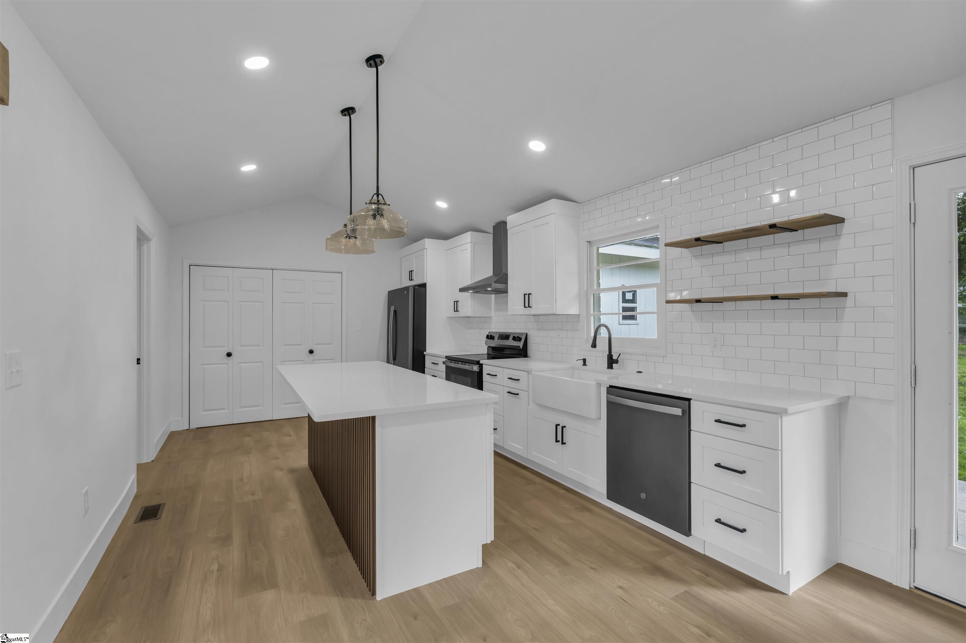 103 Longwood Drive Taylors, SC 29687