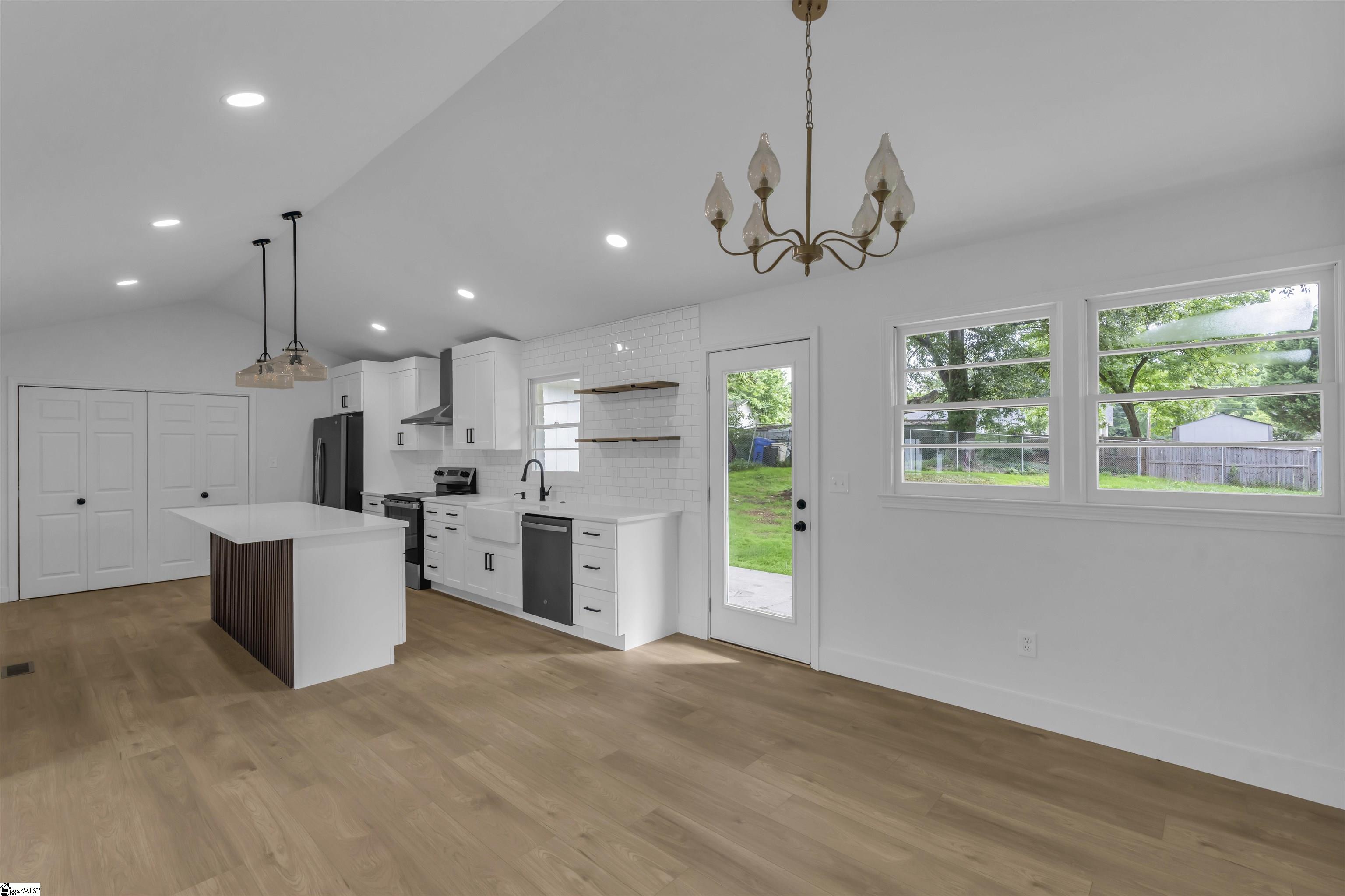 103 Longwood Drive Taylors, SC 29687