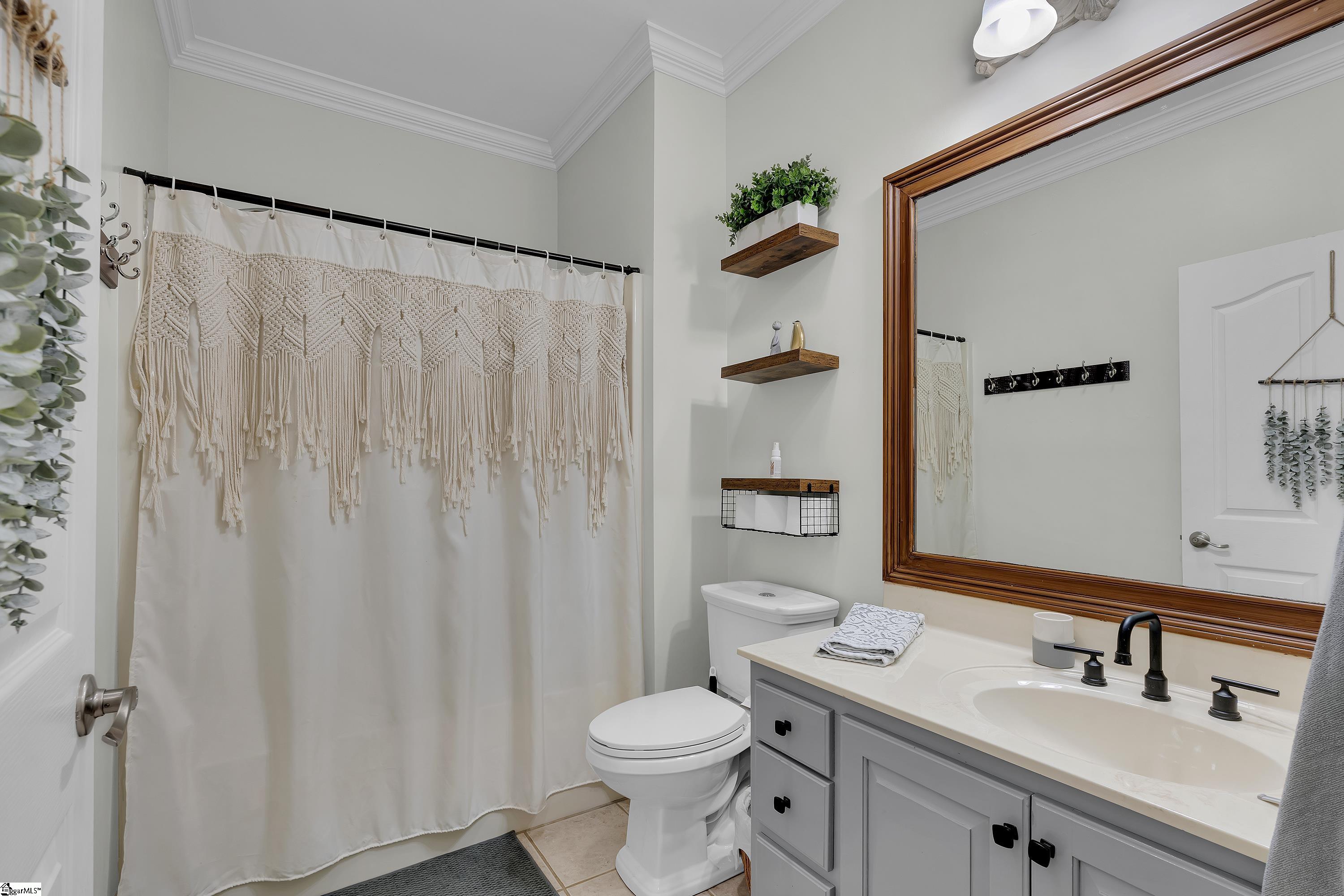 204 Parkside Drive Simpsonville, SC 29681