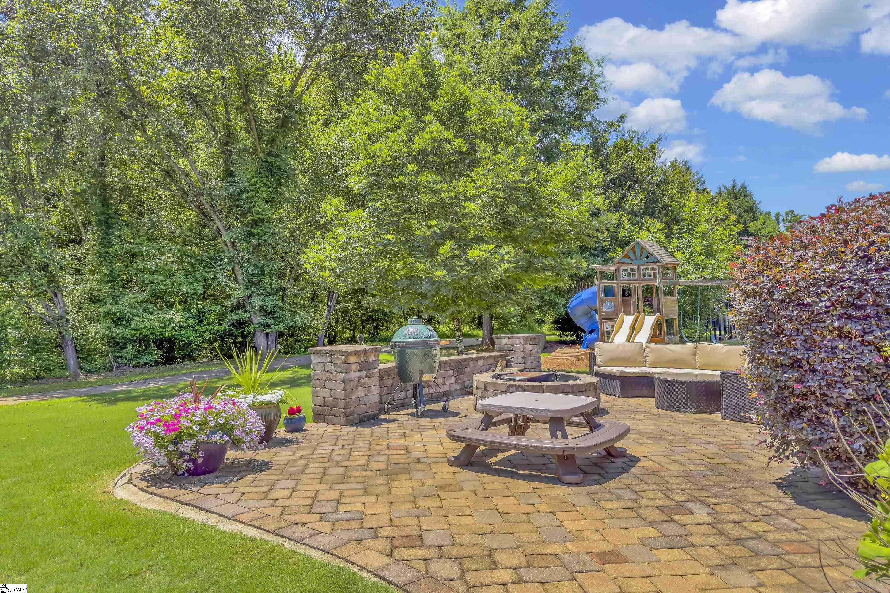 204 Parkside Drive Simpsonville, SC 29681