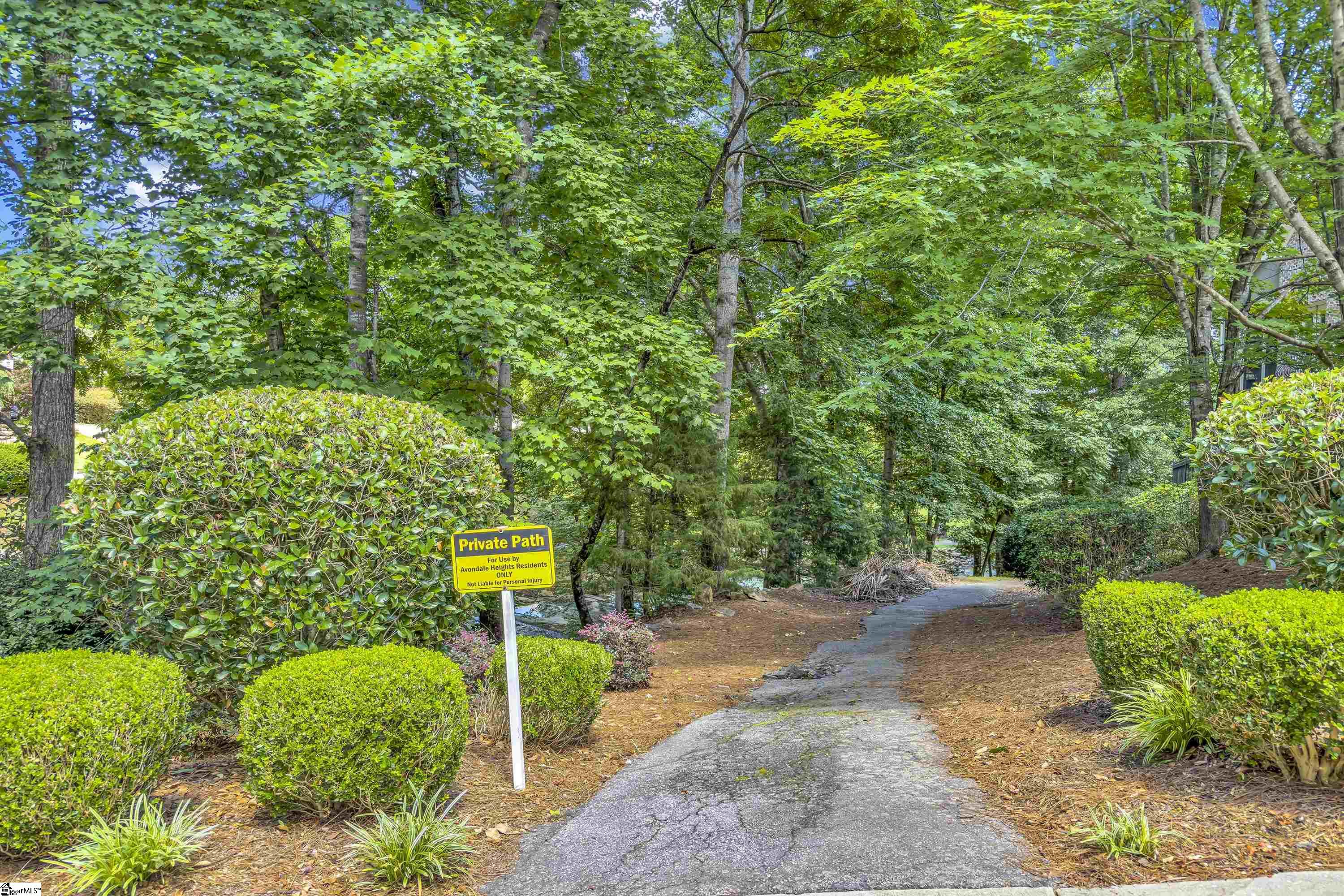 204 Parkside Drive Simpsonville, SC 29681
