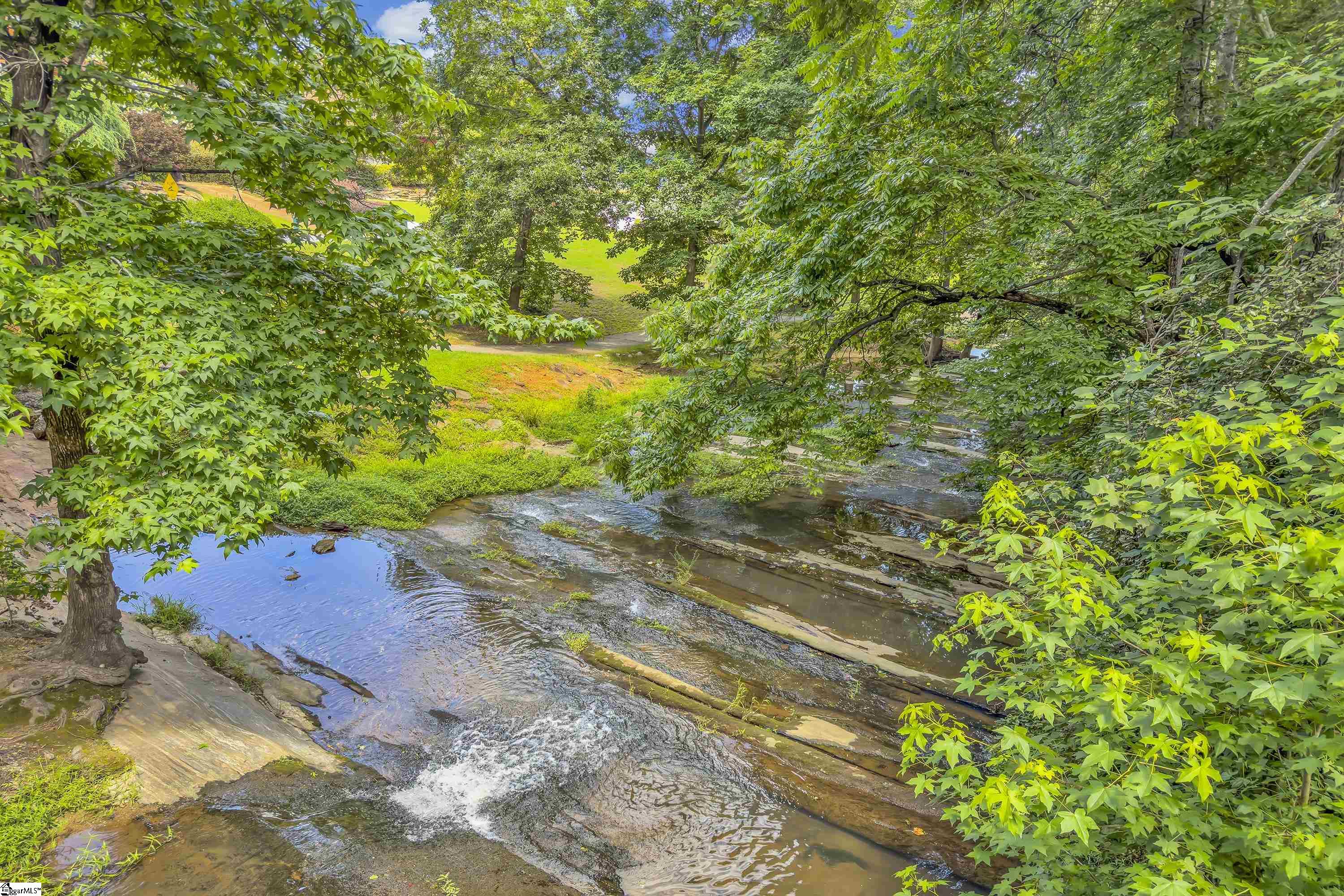 204 Parkside Drive Simpsonville, SC 29681
