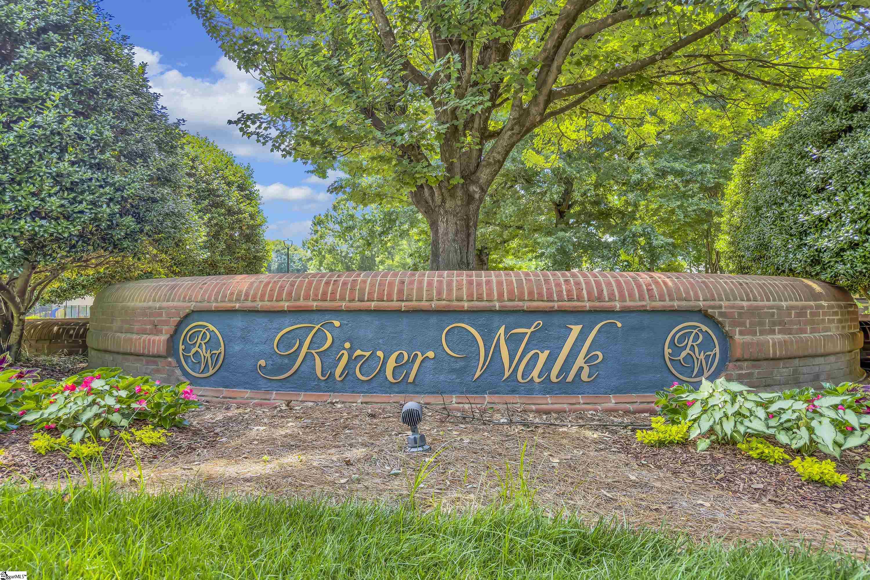 204 Parkside Drive Simpsonville, SC 29681