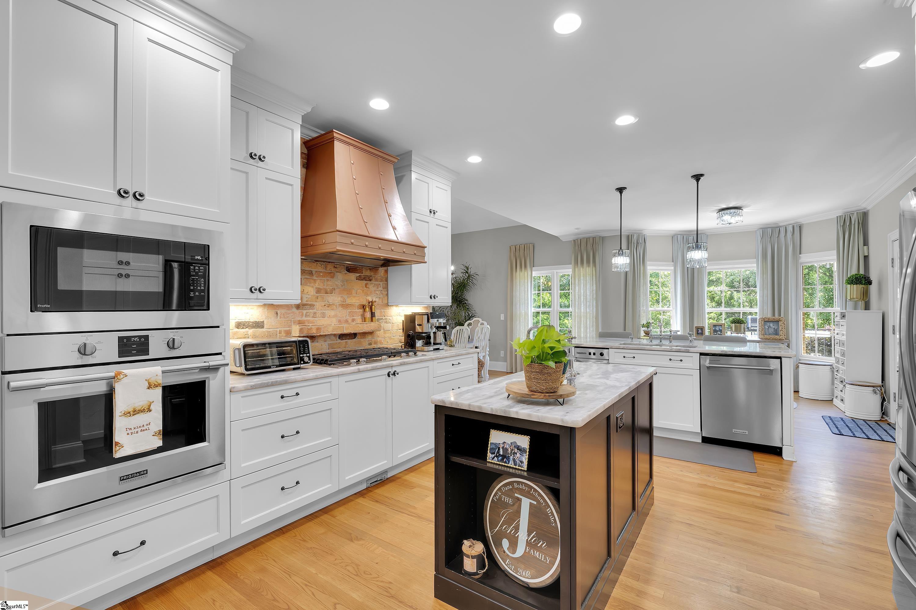 204 Parkside Drive Simpsonville, SC 29681