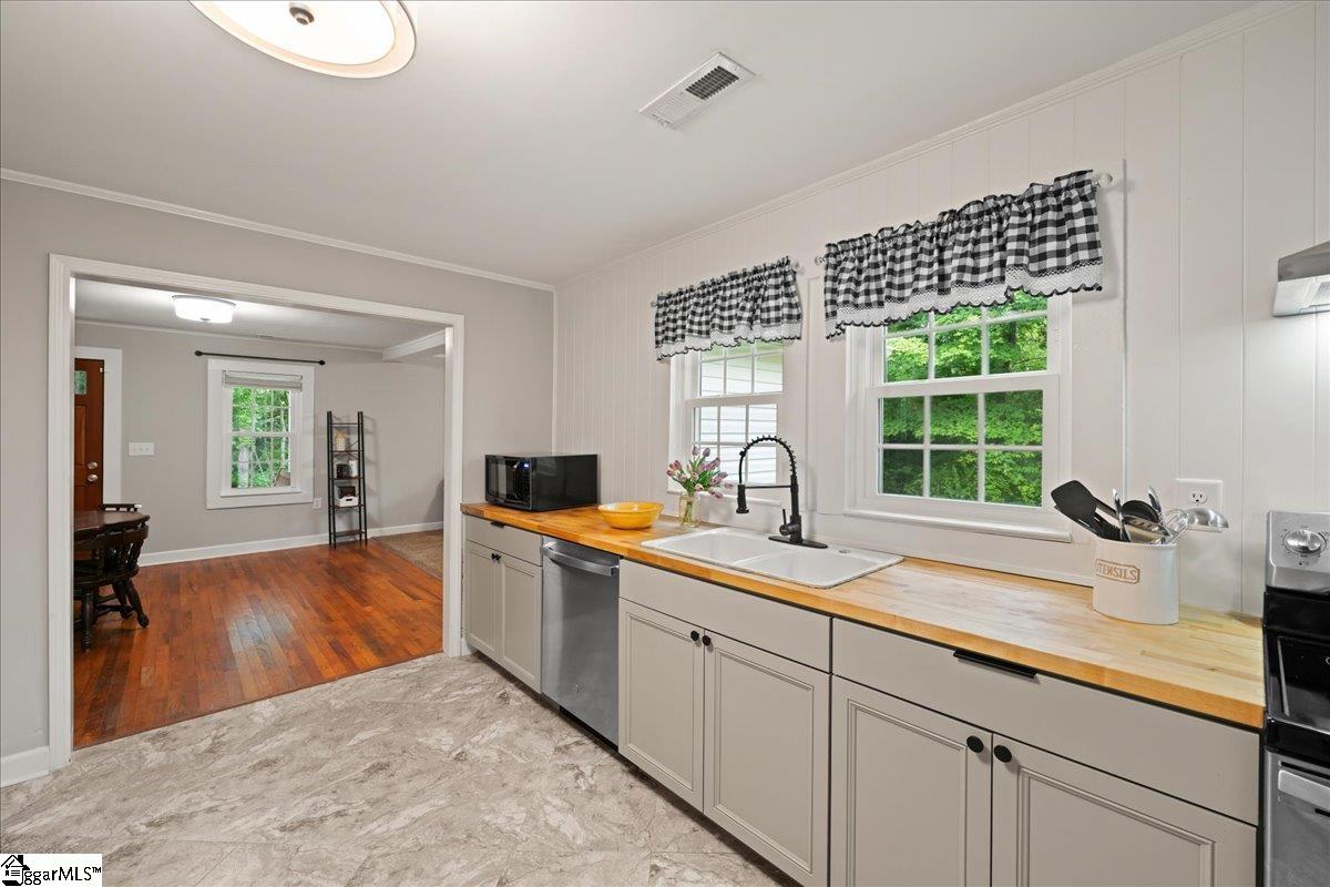 174 Holliday Road Six Mile, SC 29682