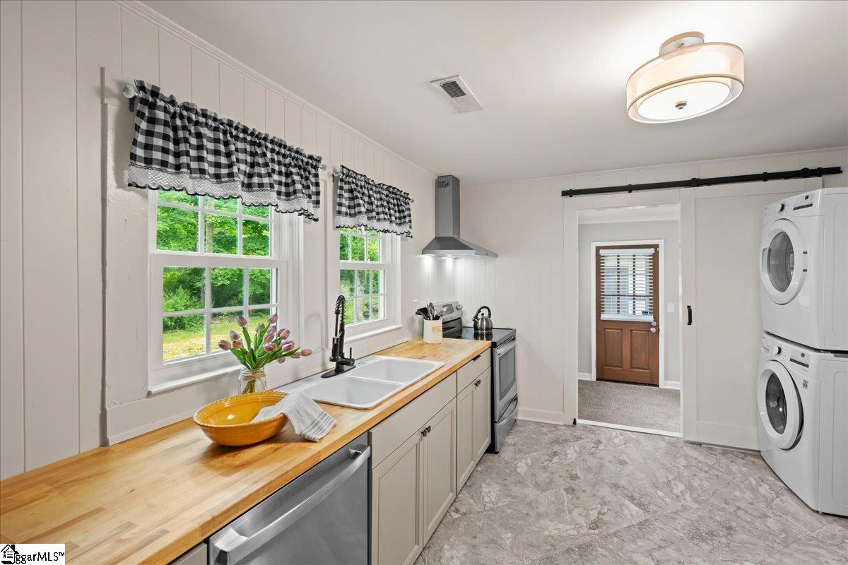 174 Holliday Road Six Mile, SC 29682
