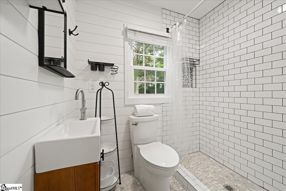 174 Holliday Road Six Mile, SC 29682