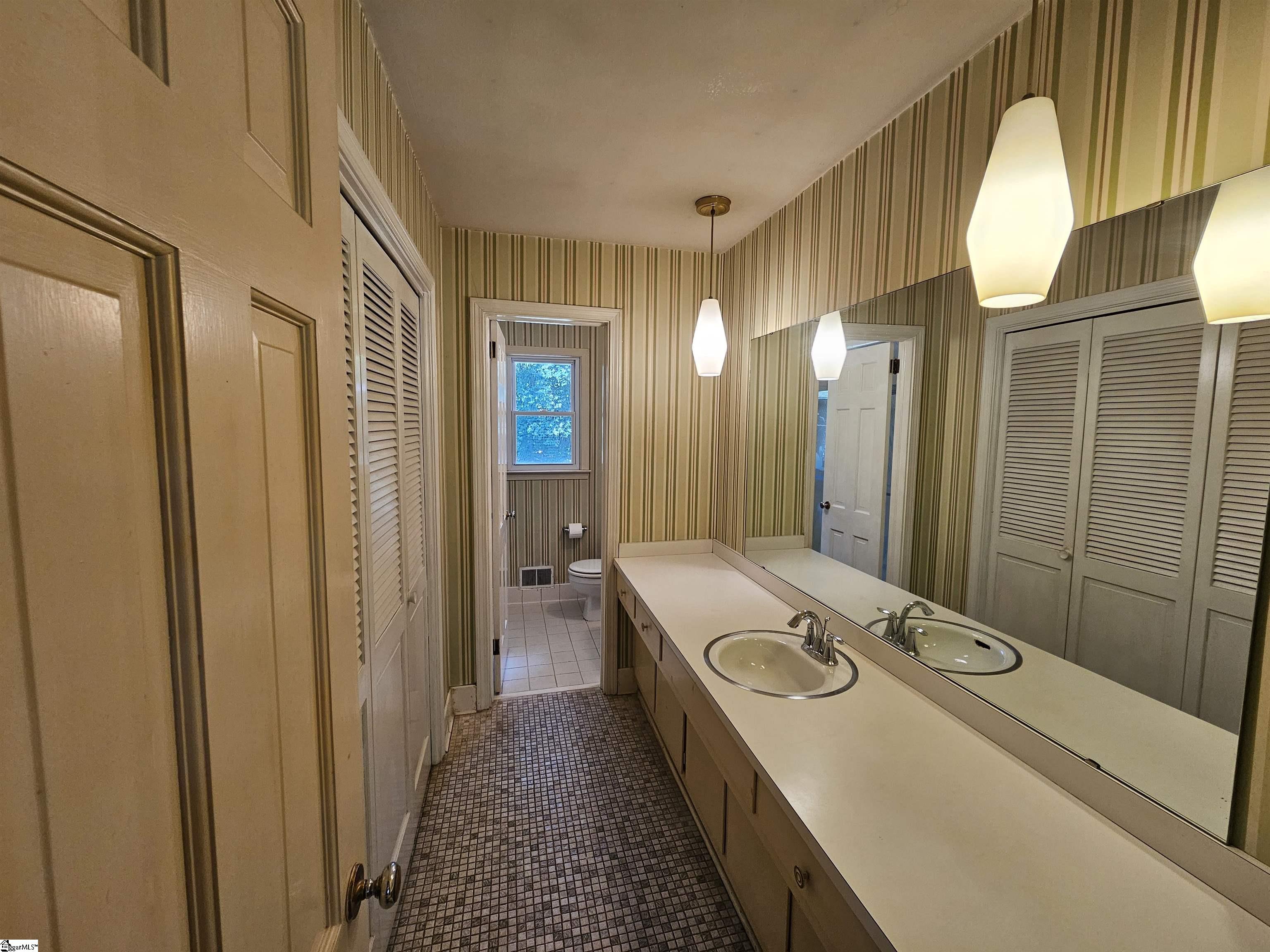 233 Balfer Drive Greenville, SC 29615