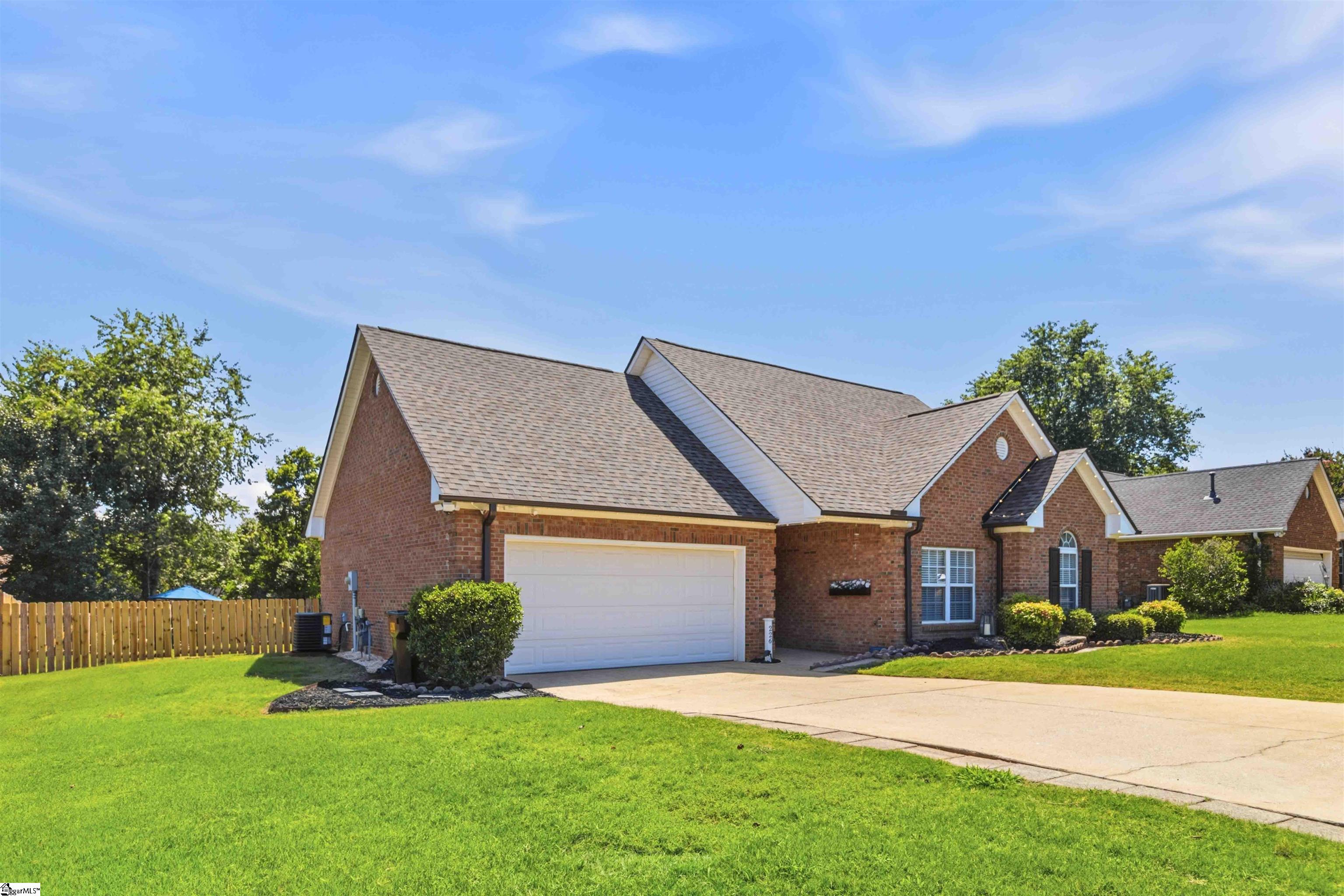 226 Glen Crest Drive Moore, SC 29369