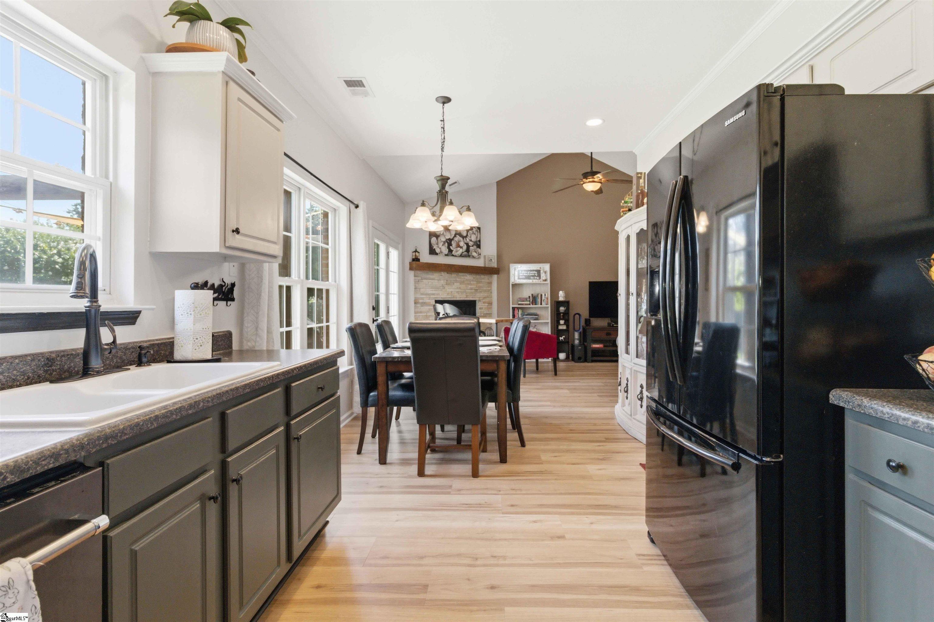 226 Glen Crest Drive Moore, SC 29369
