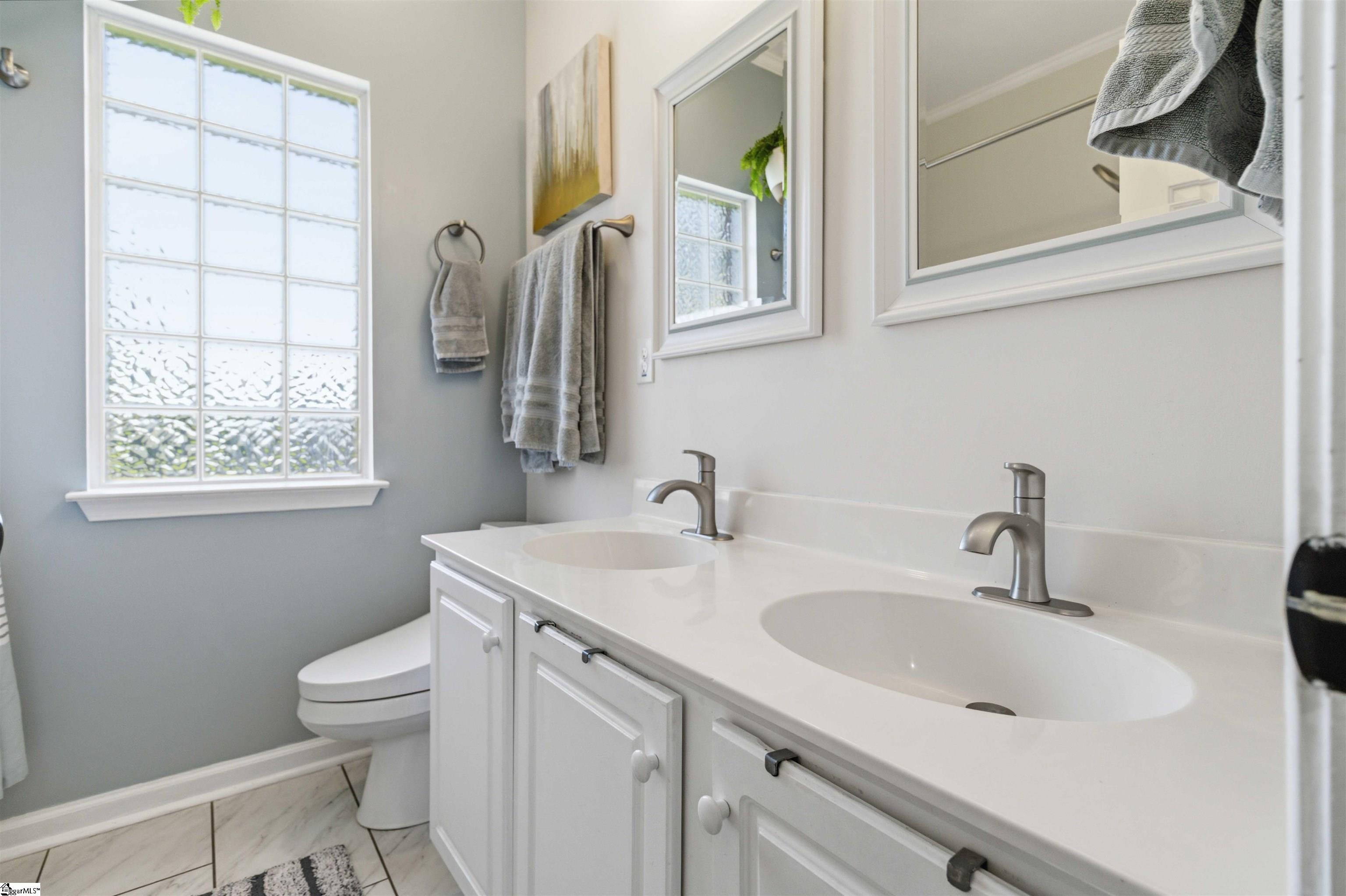 226 Glen Crest Drive Moore, SC 29369