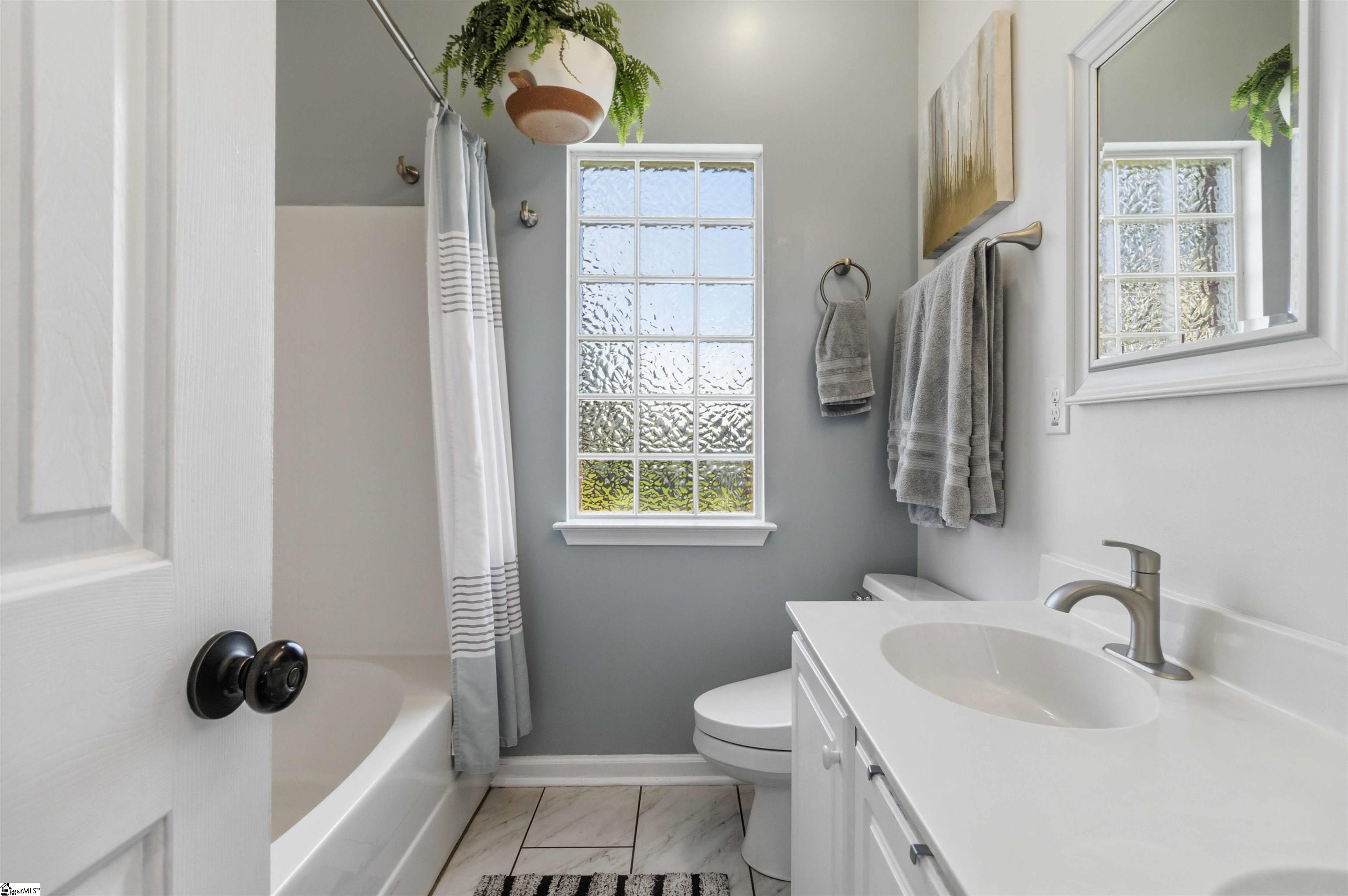 226 Glen Crest Drive Moore, SC 29369