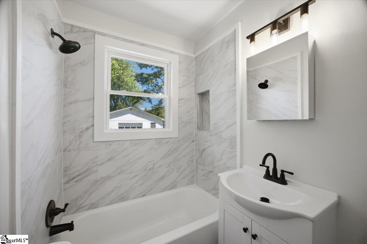15 Duncan Road Greenville, SC 29617