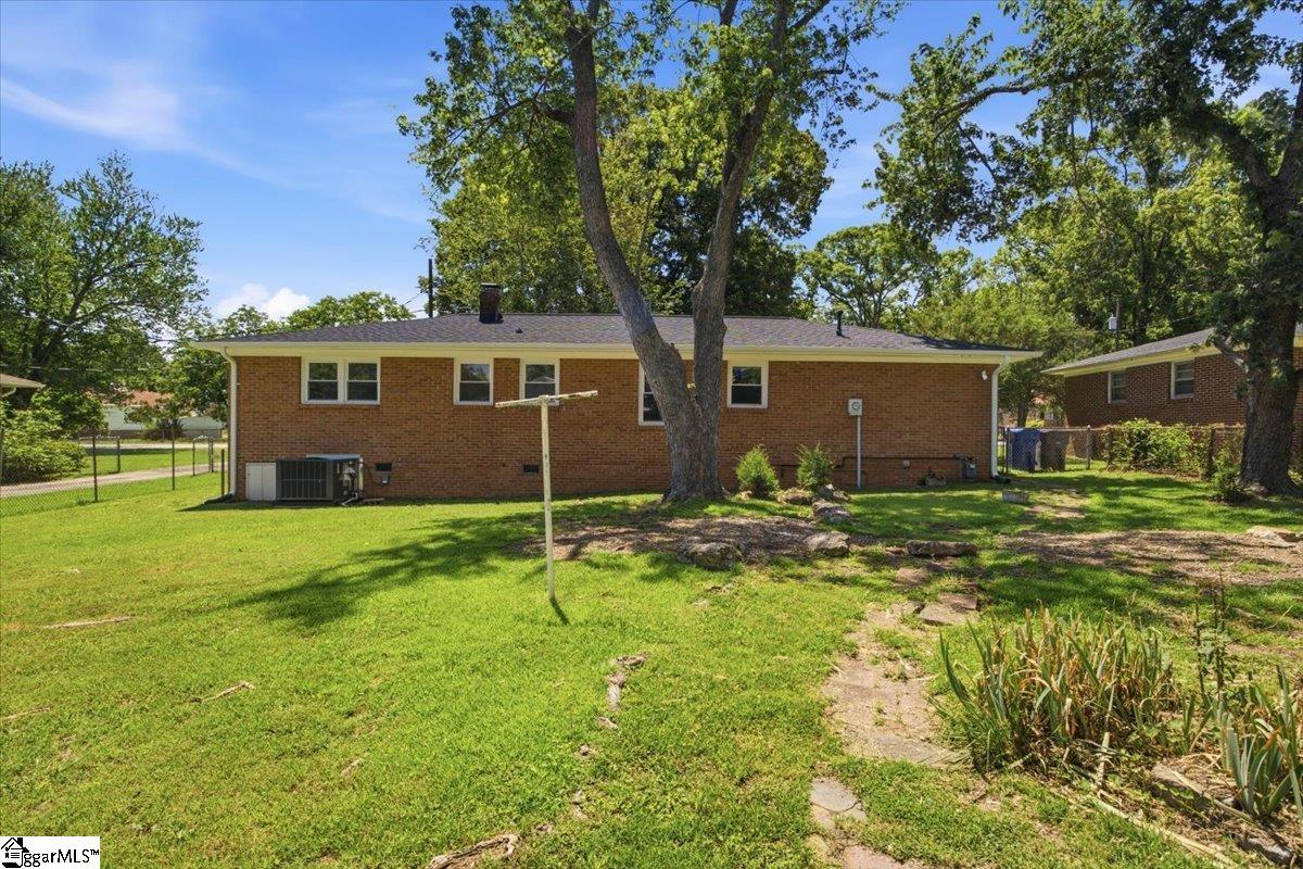 15 Duncan Road Greenville, SC 29617