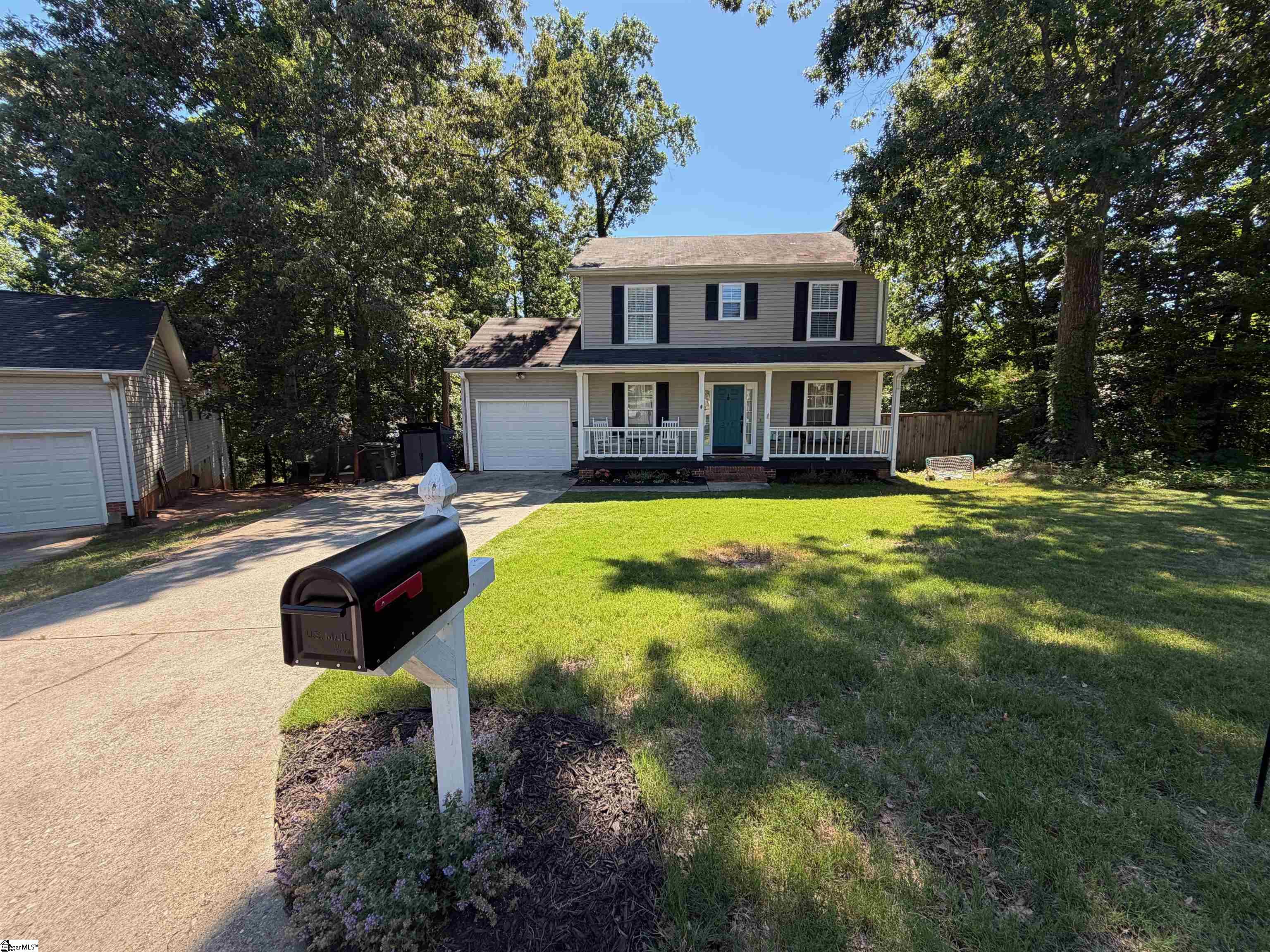 208 Charmar Way Taylors, SC 29687