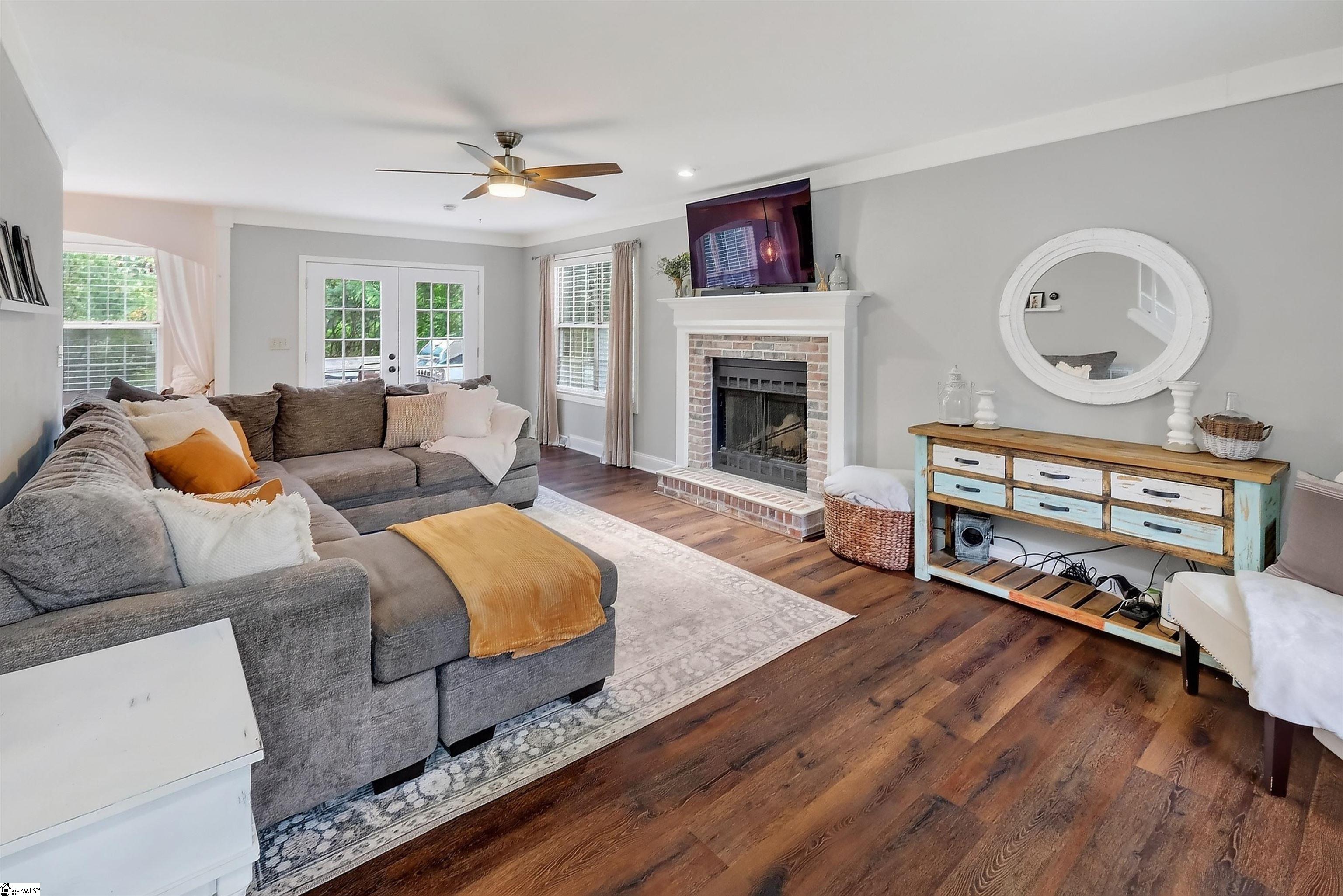 208 Charmar Way, Taylors SC 29687