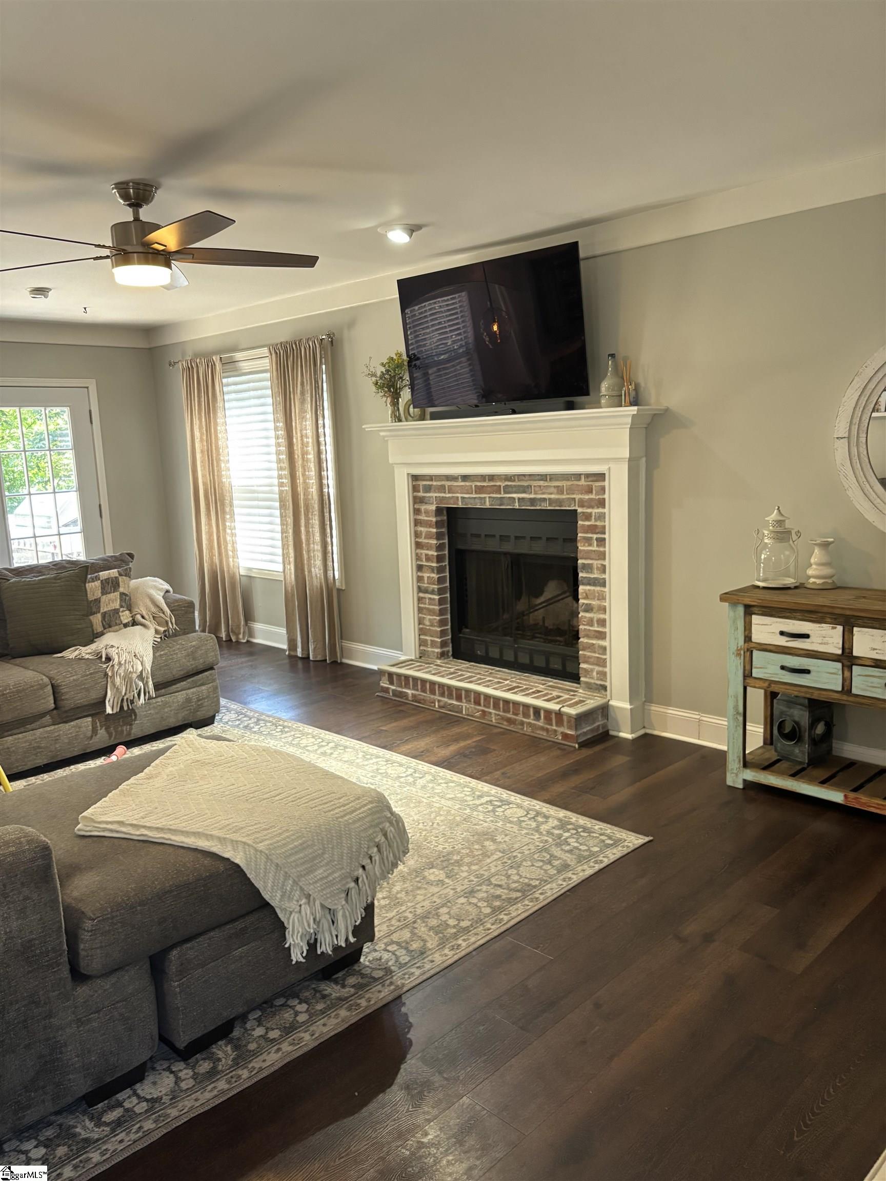 208 Charmar Way Taylors, SC 29687