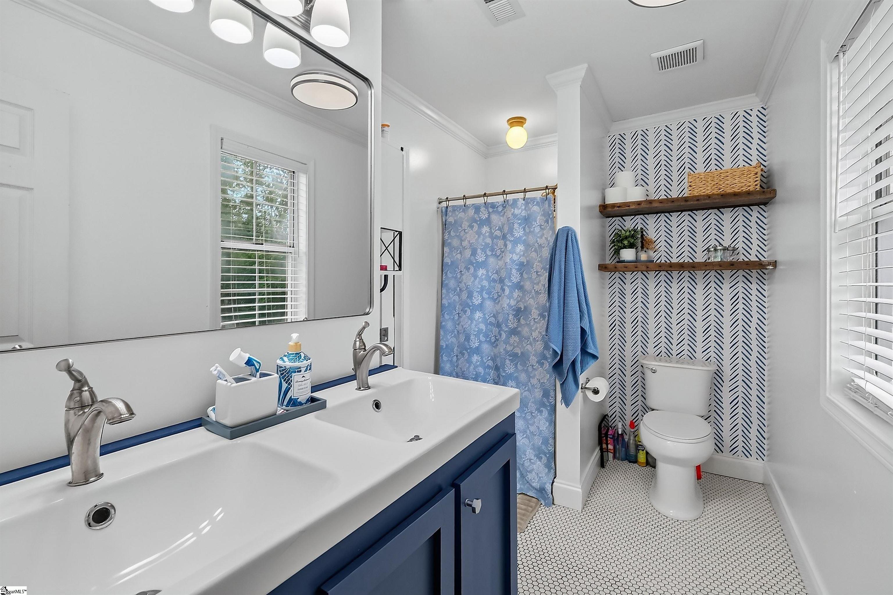 208 Charmar Way, Taylors SC 29687
