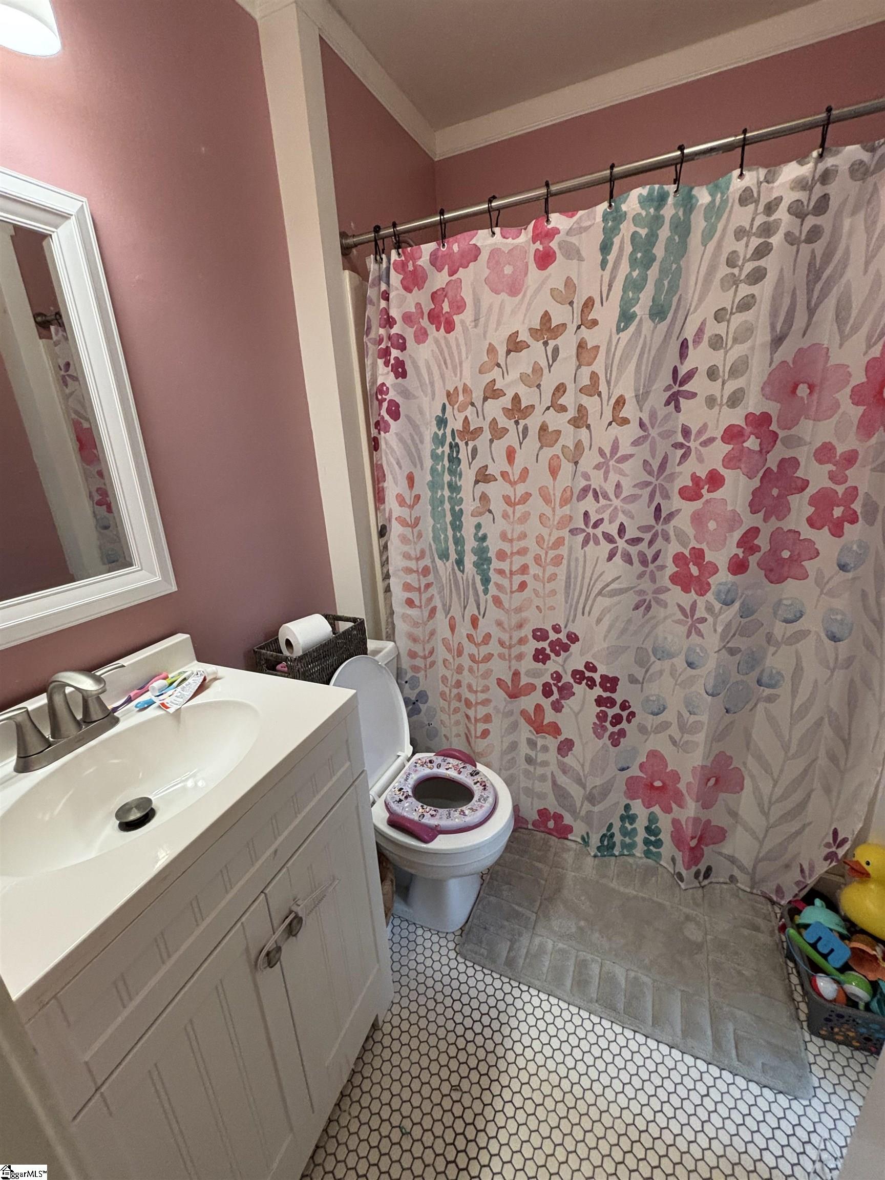208 Charmar Way Taylors, SC 29687