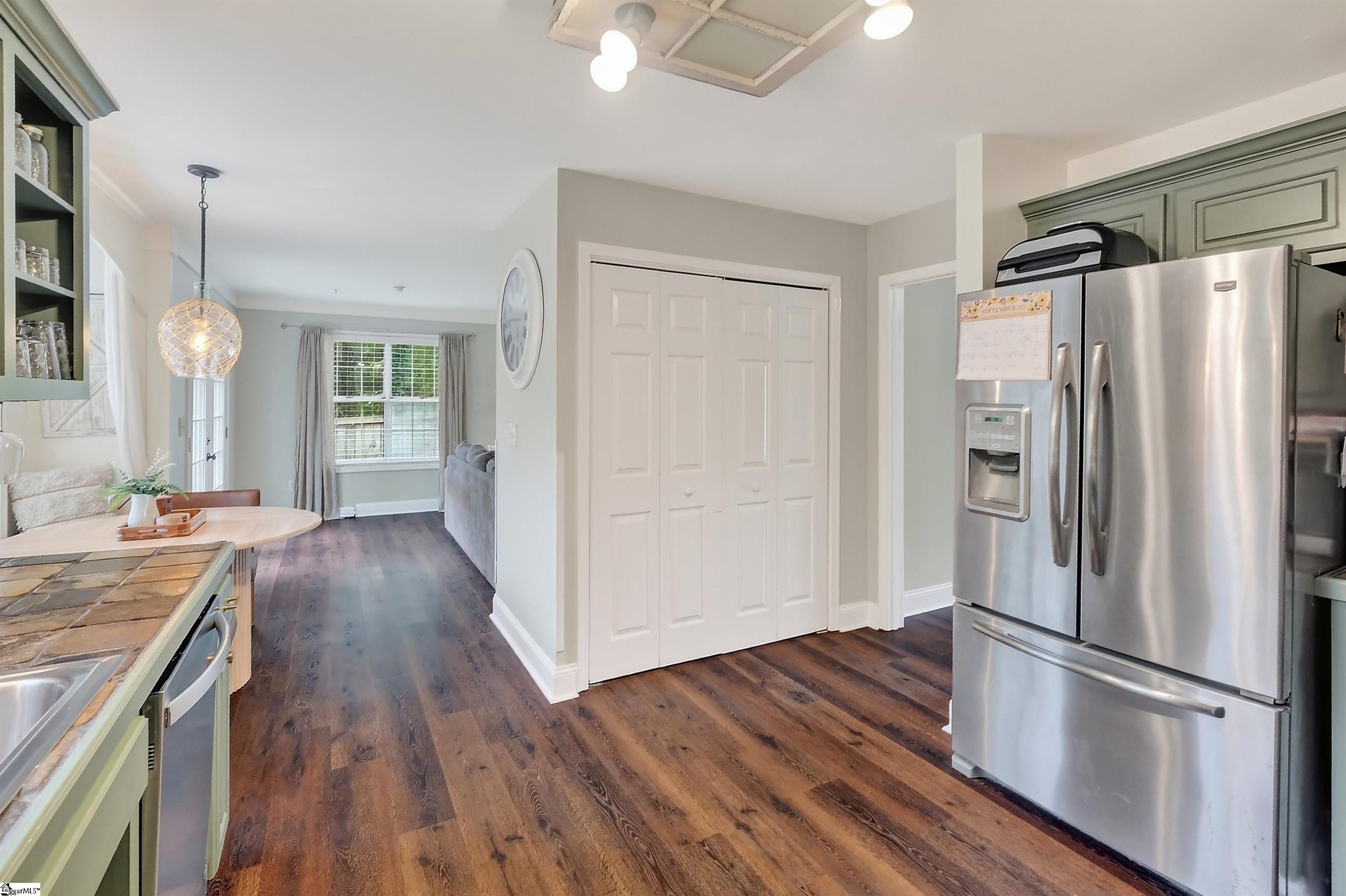 208 Charmar Way, Taylors SC 29687
