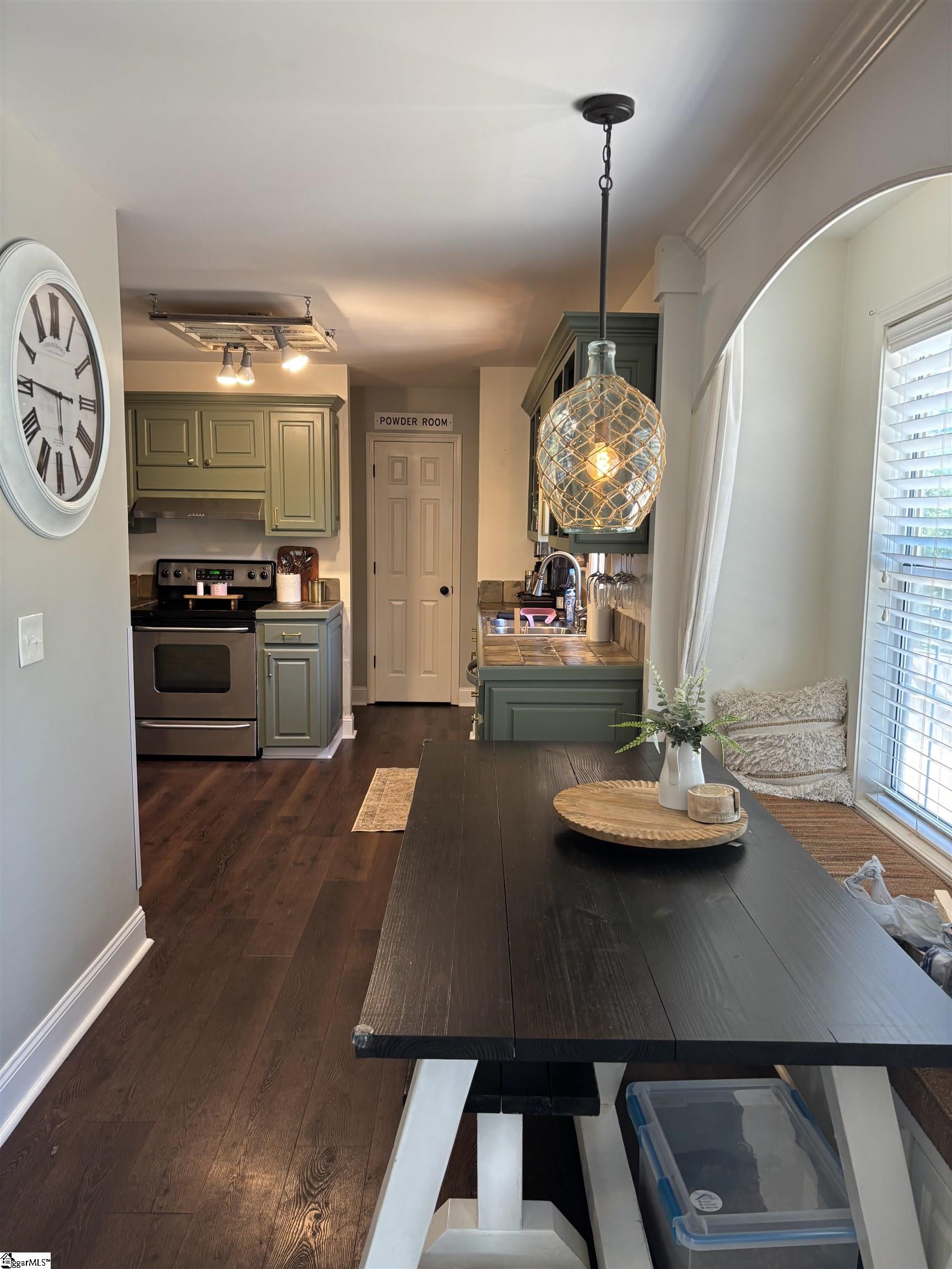 208 Charmar Way Taylors, SC 29687