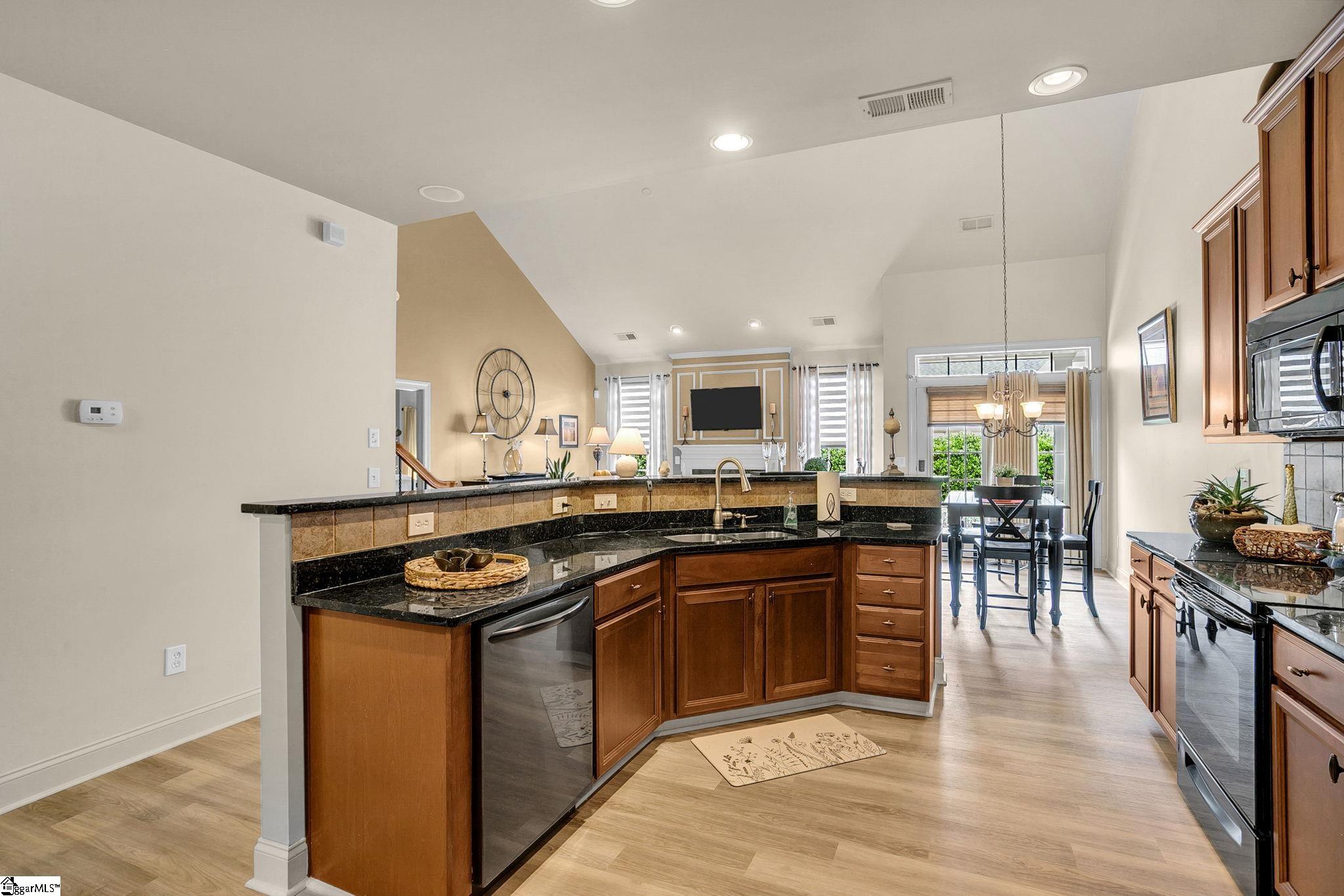 28 Dillworth Court Simpsonville, SC 29681
