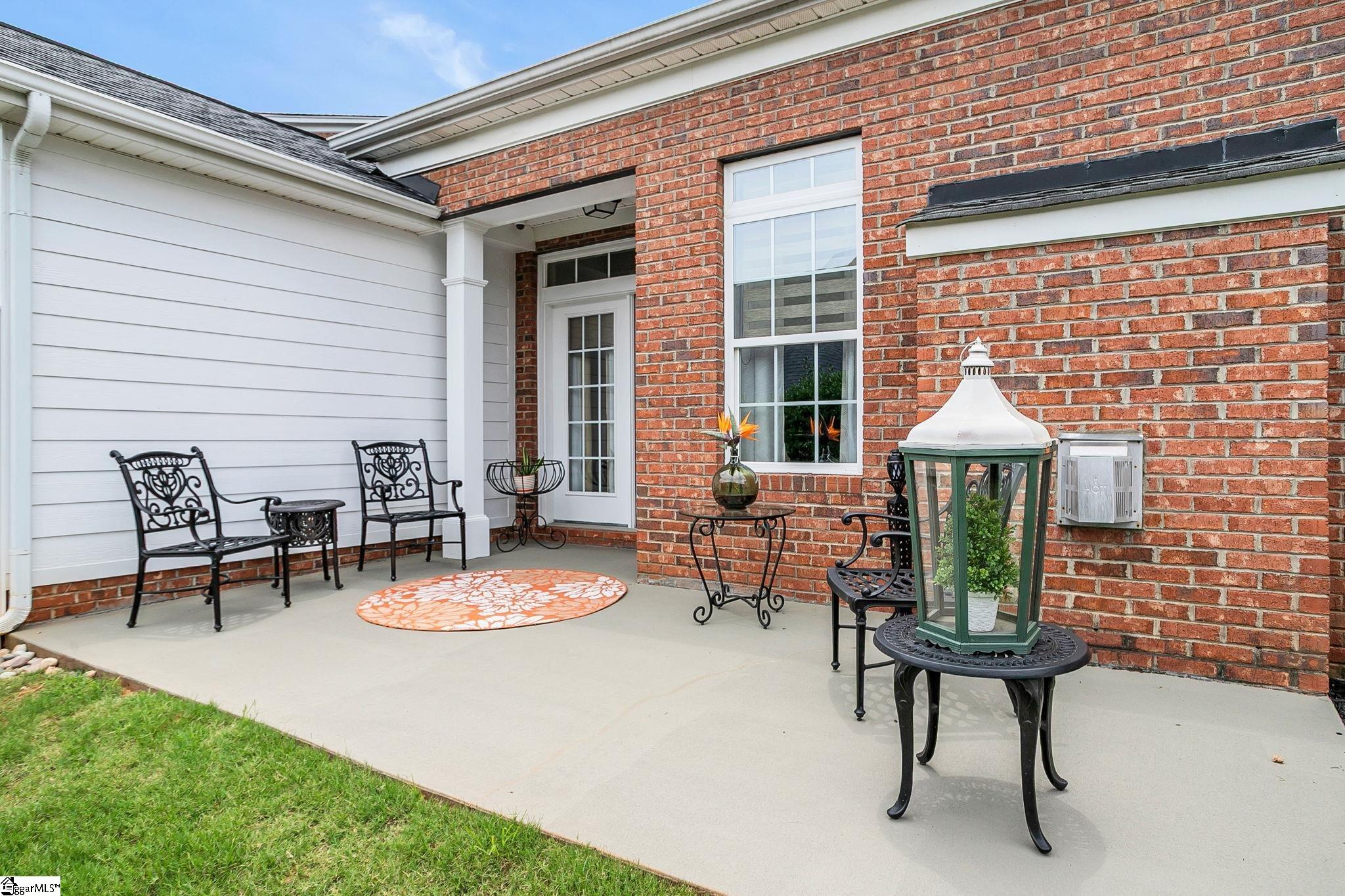 28 Dillworth Court Simpsonville, SC 29681