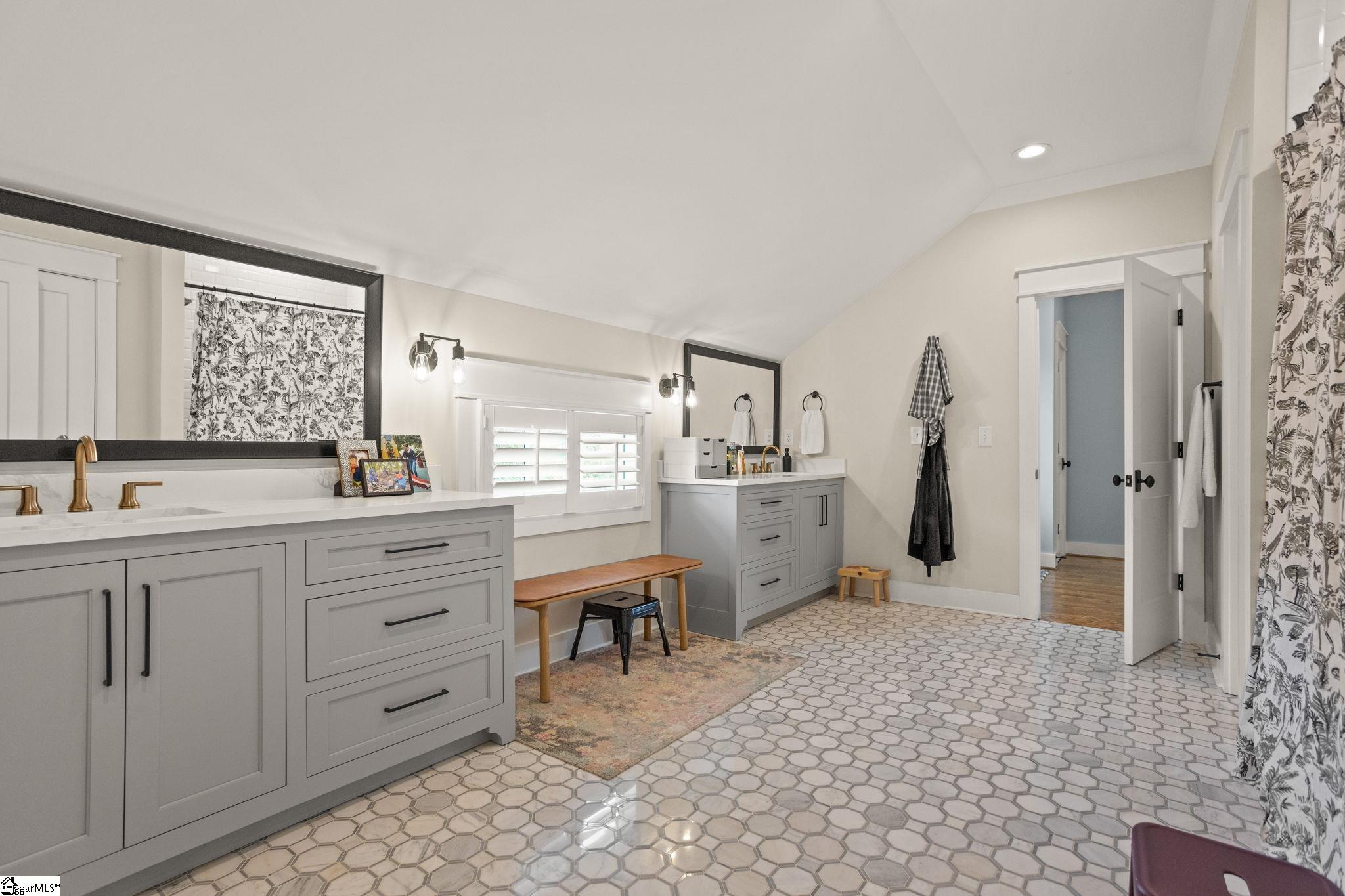 110 Newman Street Greenville, SC 29601