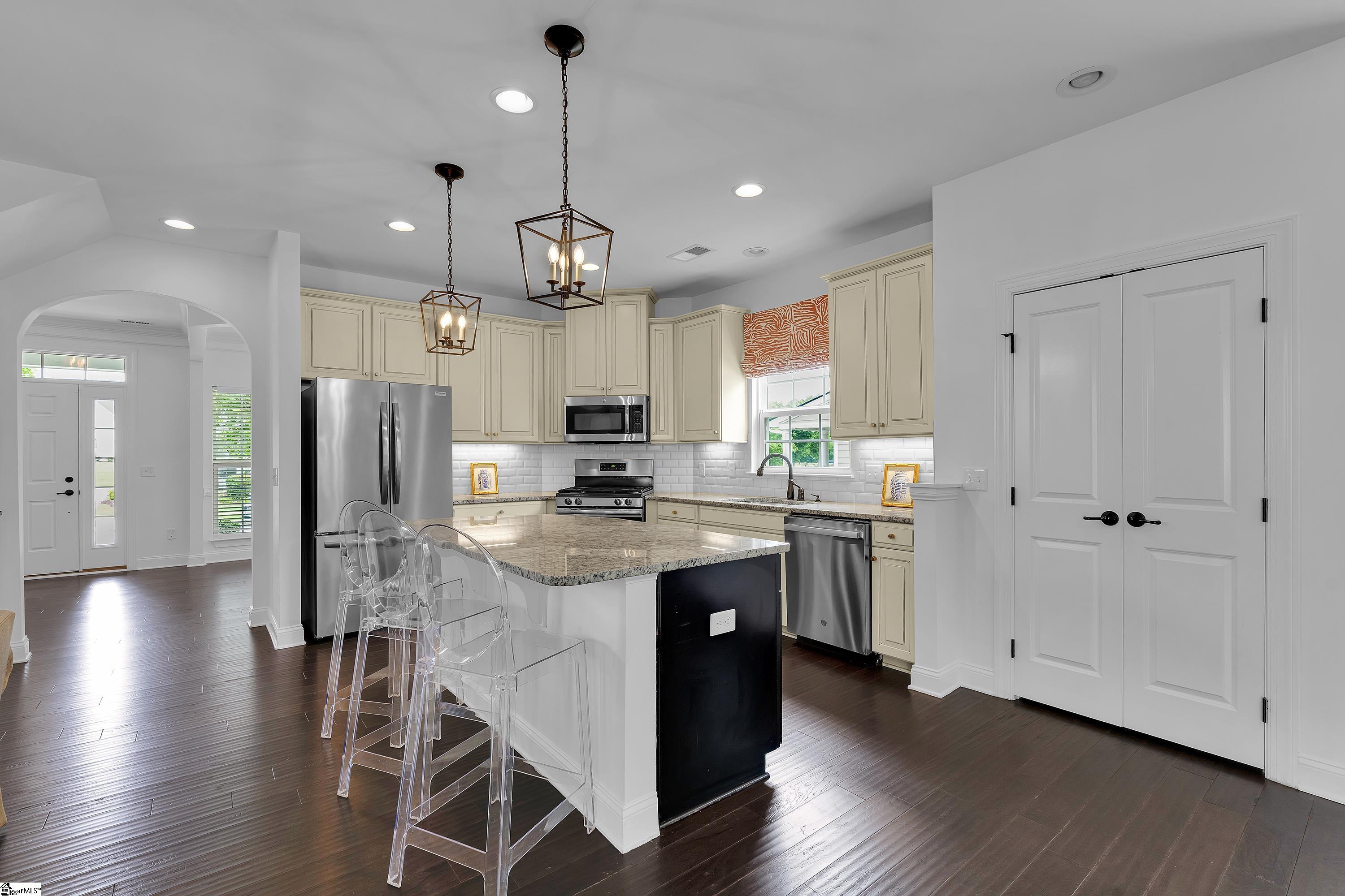 215 Algonquin Trail Greenville, SC 29607