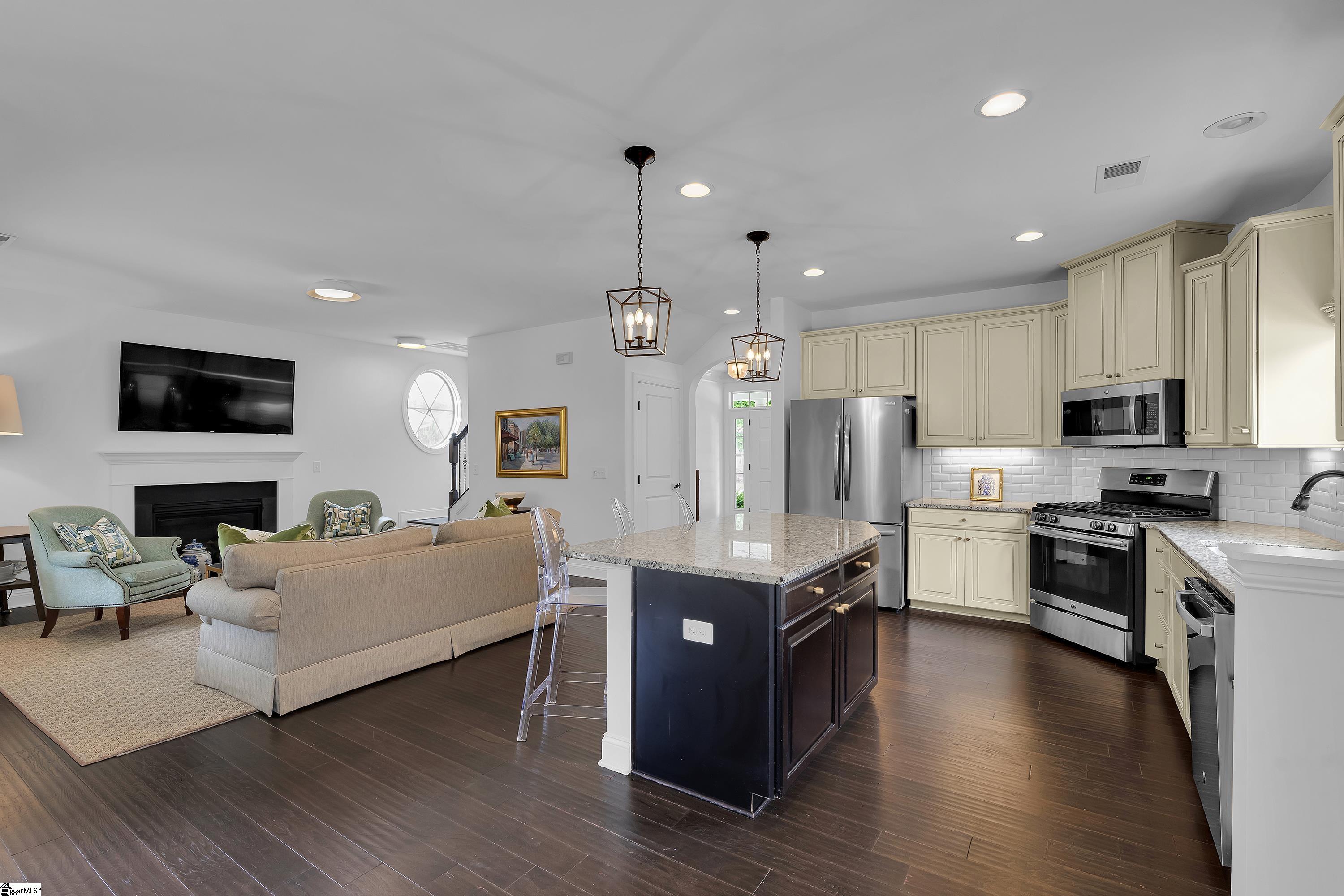 215 Algonquin Trail Greenville, SC 29607