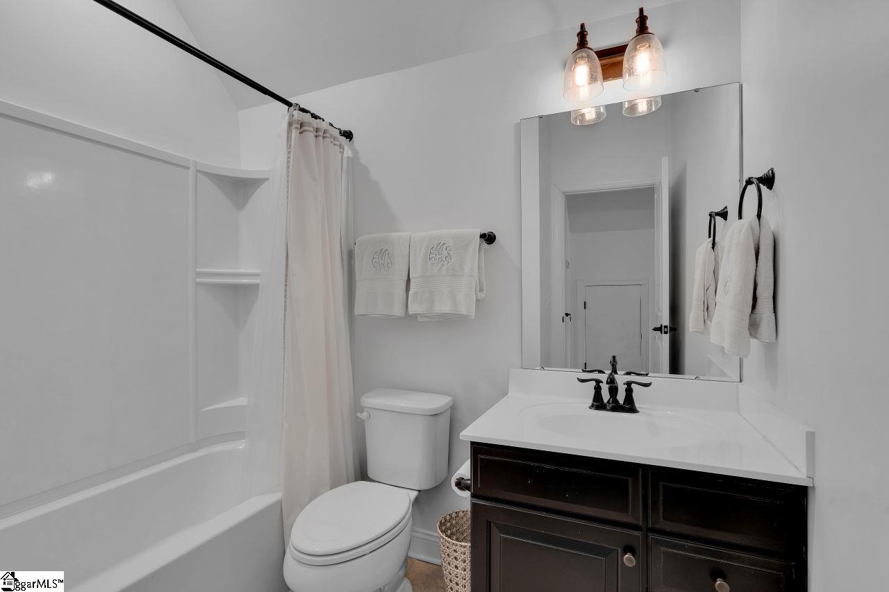 215 Algonquin Trail Greenville, SC 29607
