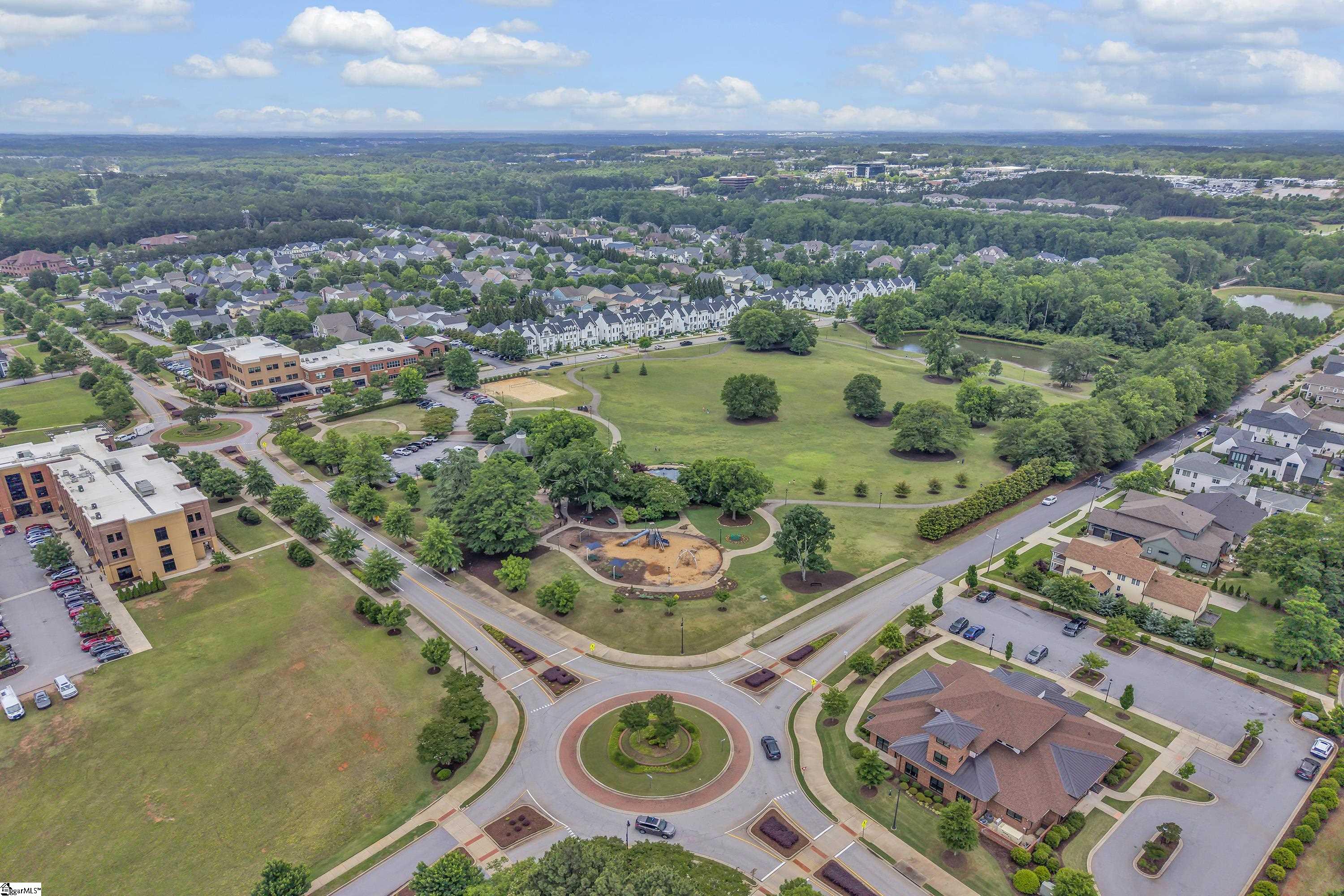 215 Algonquin Trail Greenville, SC 29607