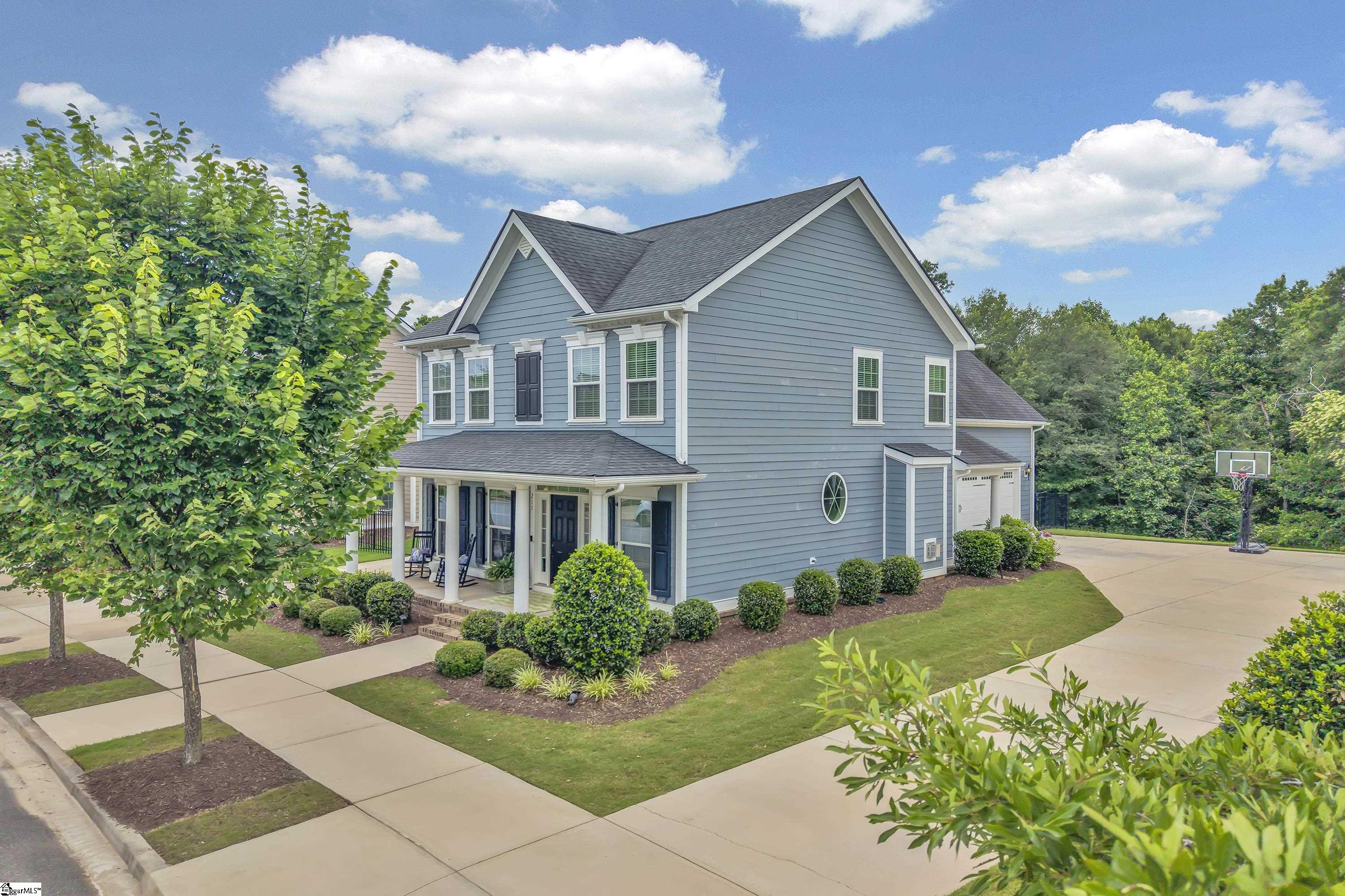 215 Algonquin Trail Greenville, SC 29607