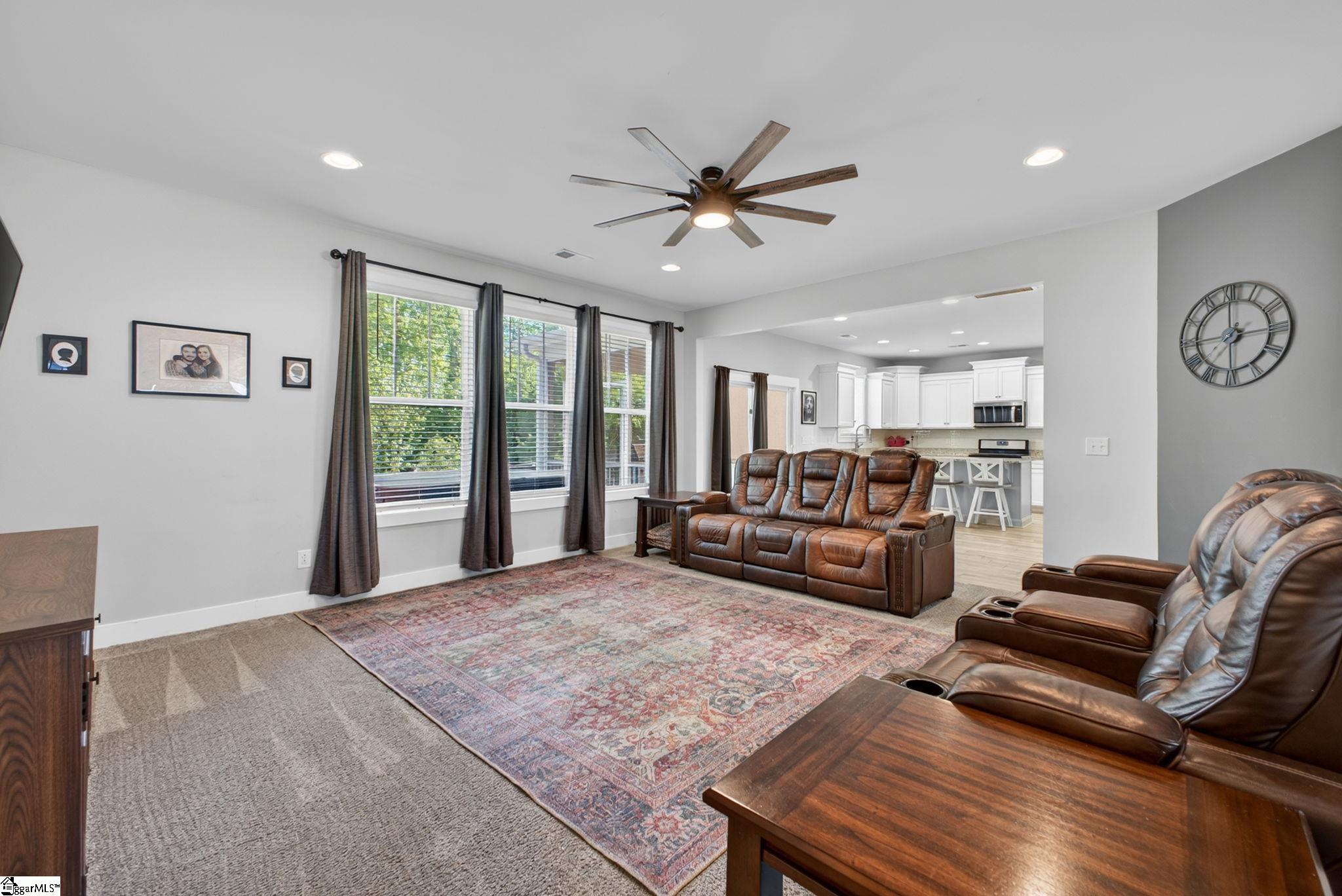 904 Lockhurst Drive Simpsonville, SC 29681