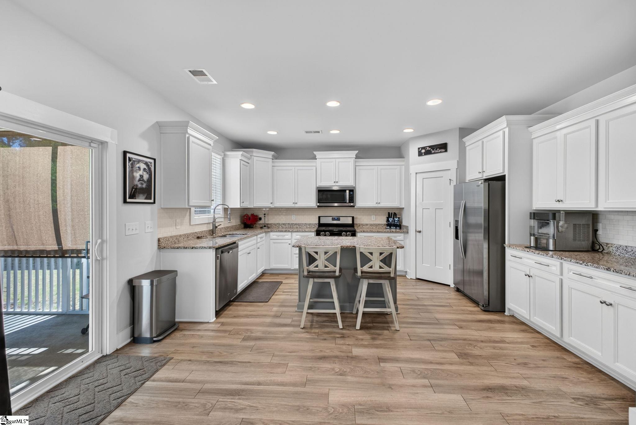 904 Lockhurst Drive Simpsonville, SC 29681