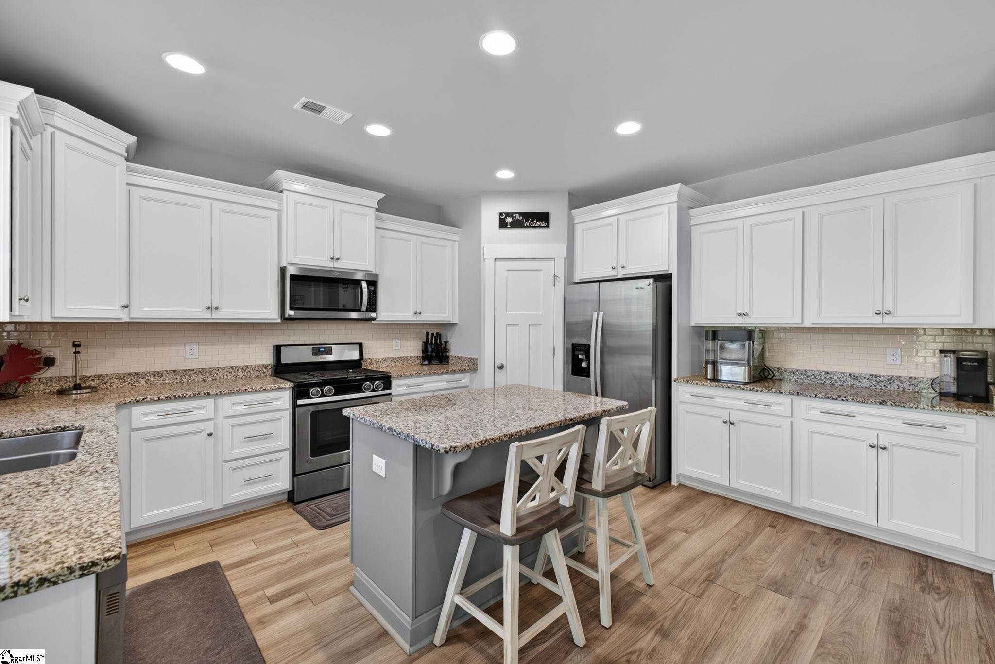 904 Lockhurst Drive Simpsonville, SC 29681
