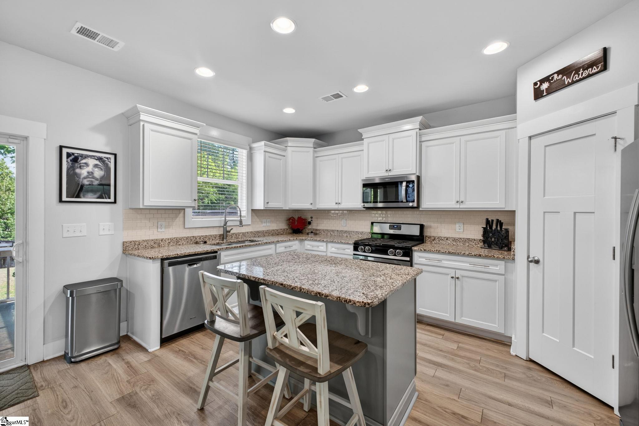 904 Lockhurst Drive Simpsonville, SC 29681