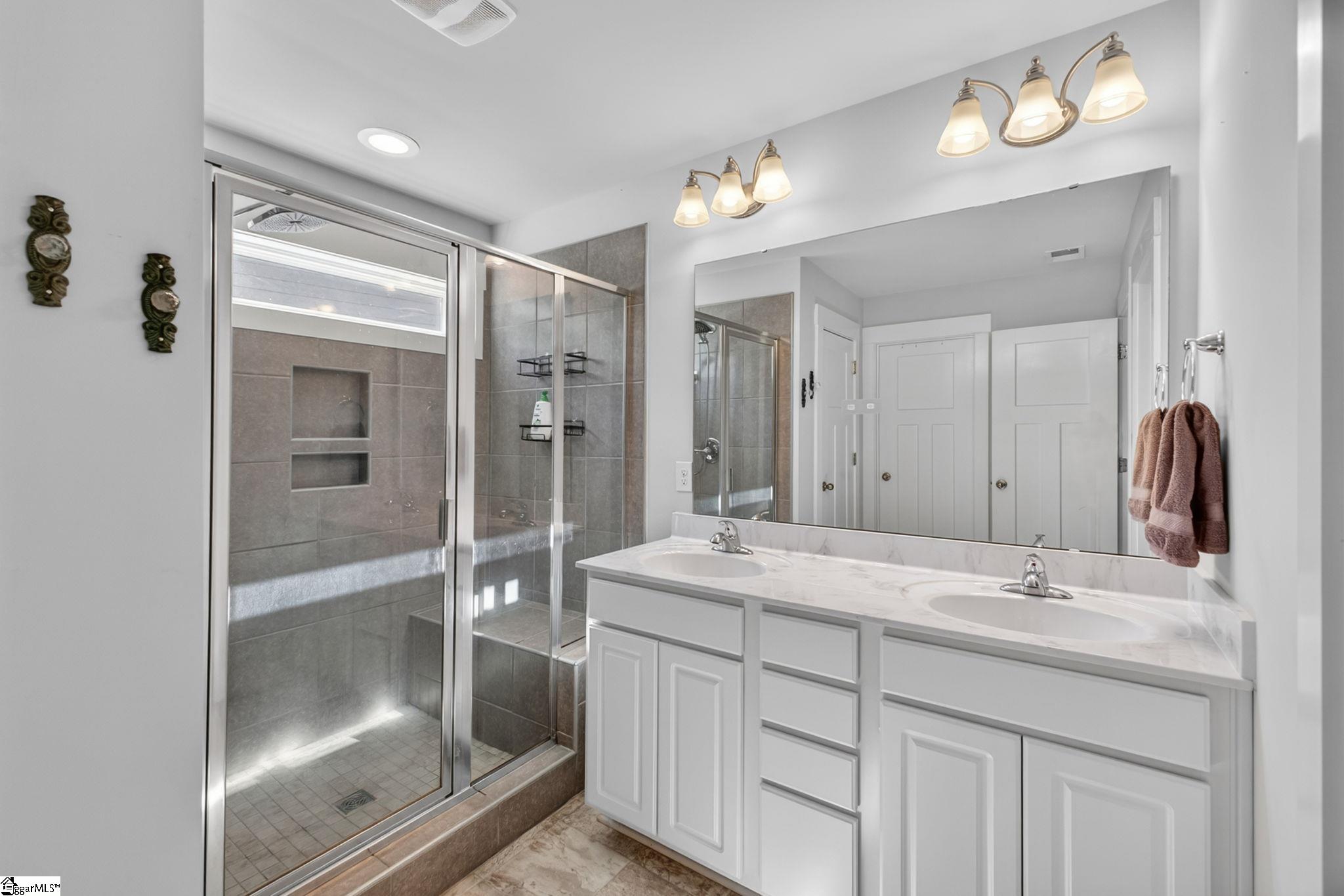 904 Lockhurst Drive Simpsonville, SC 29681