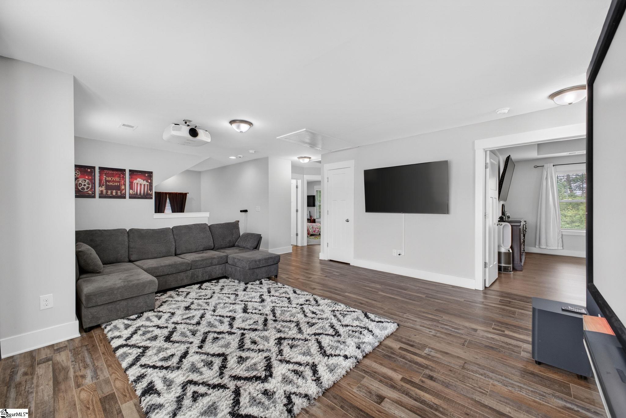 904 Lockhurst Drive Simpsonville, SC 29681