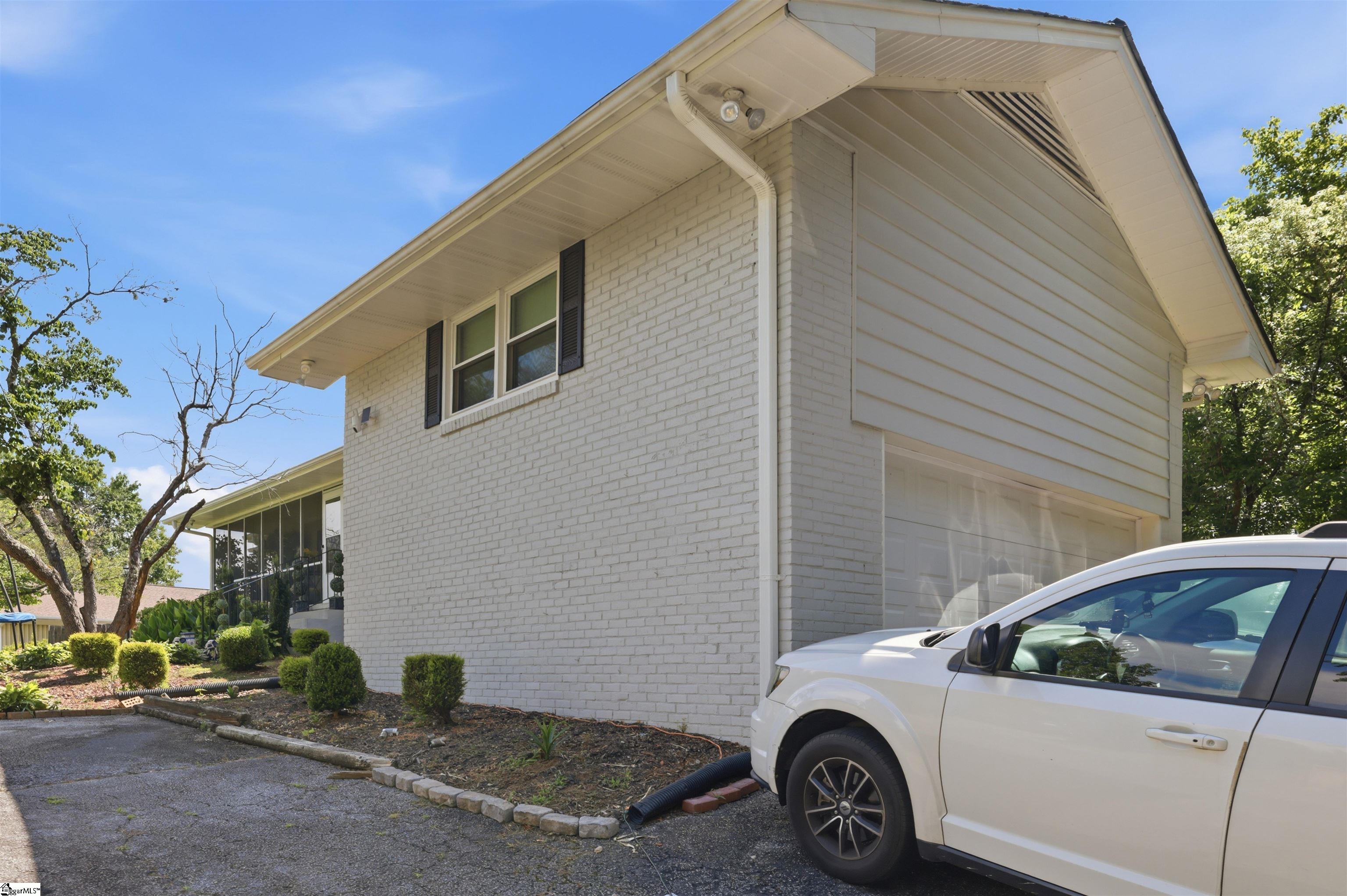 196 E Raines Road Easley, SC 29640-7638