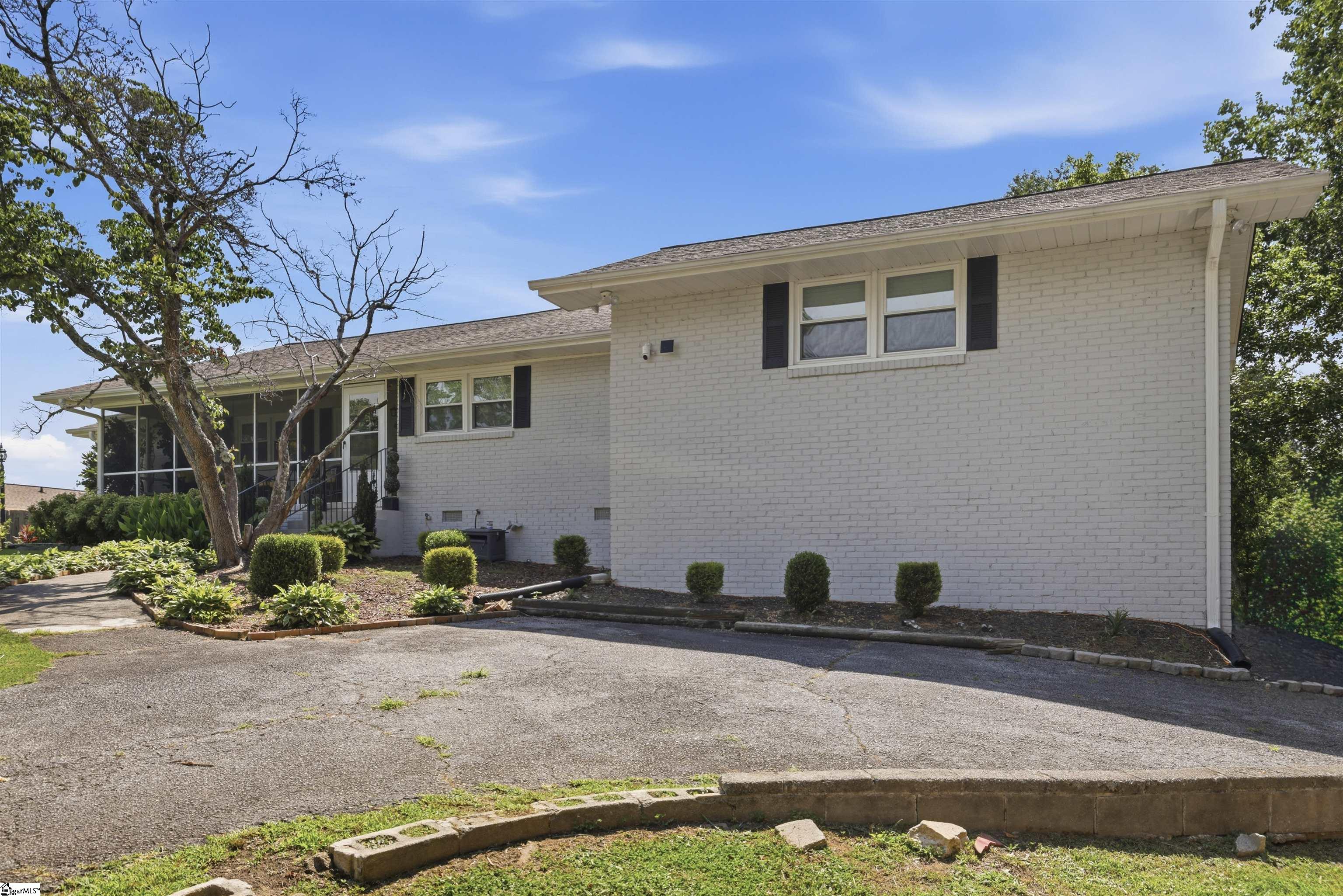196 E Raines Road Easley, SC 29640-7638