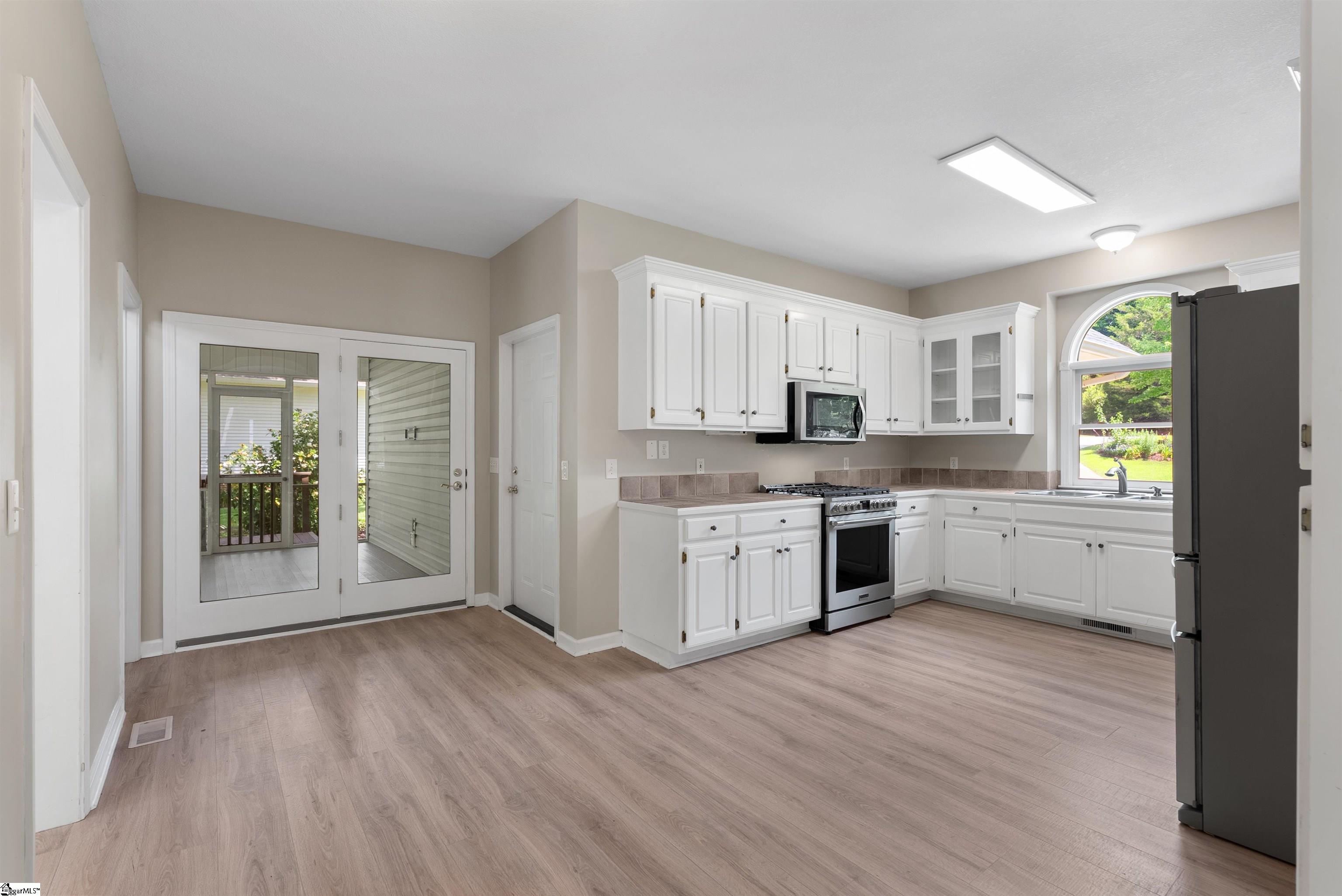 113 Cane Creek Harbor Road Seneca, SC 29672