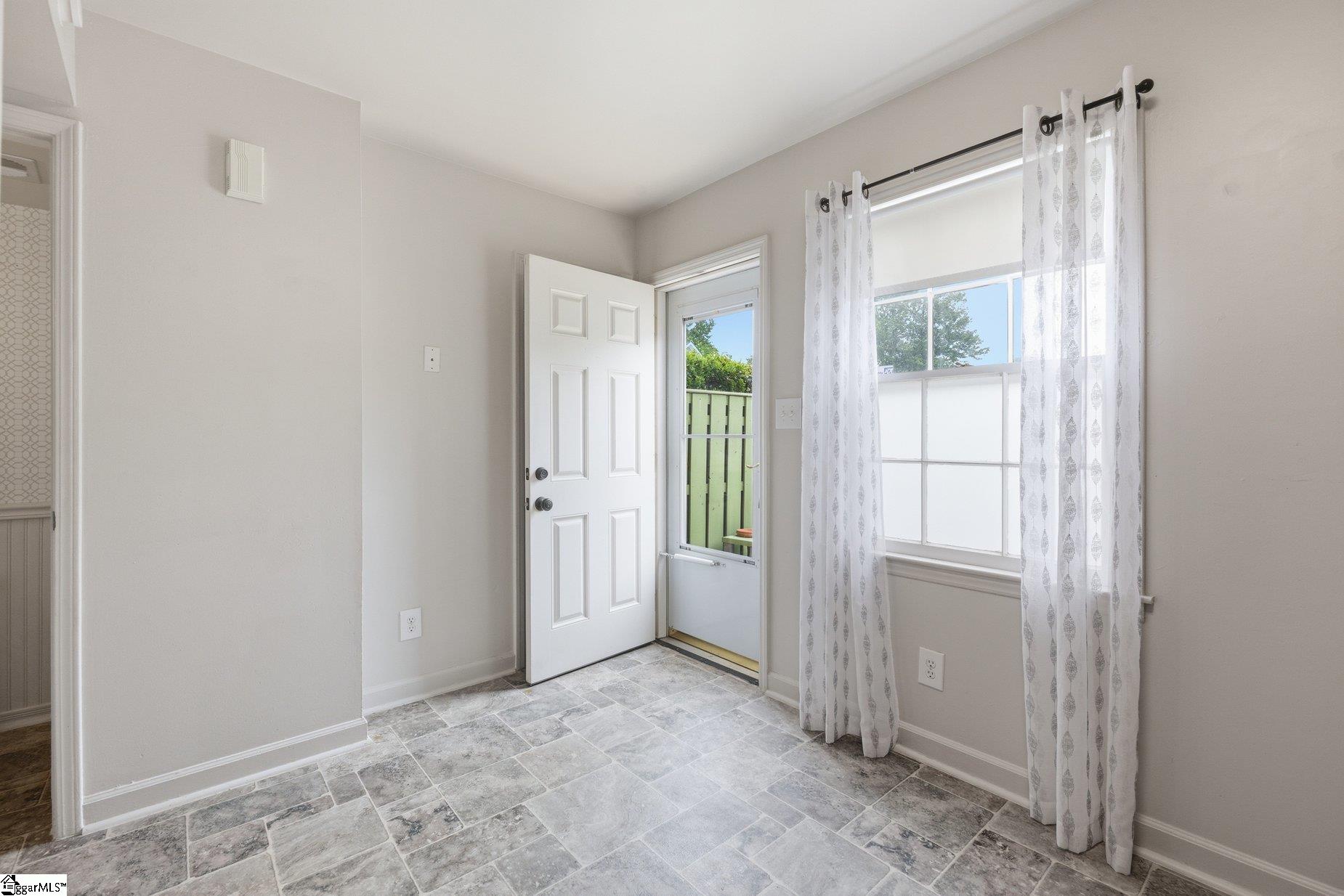 1462 Dover Road UNIT unit A Spartanburg, SC 29301