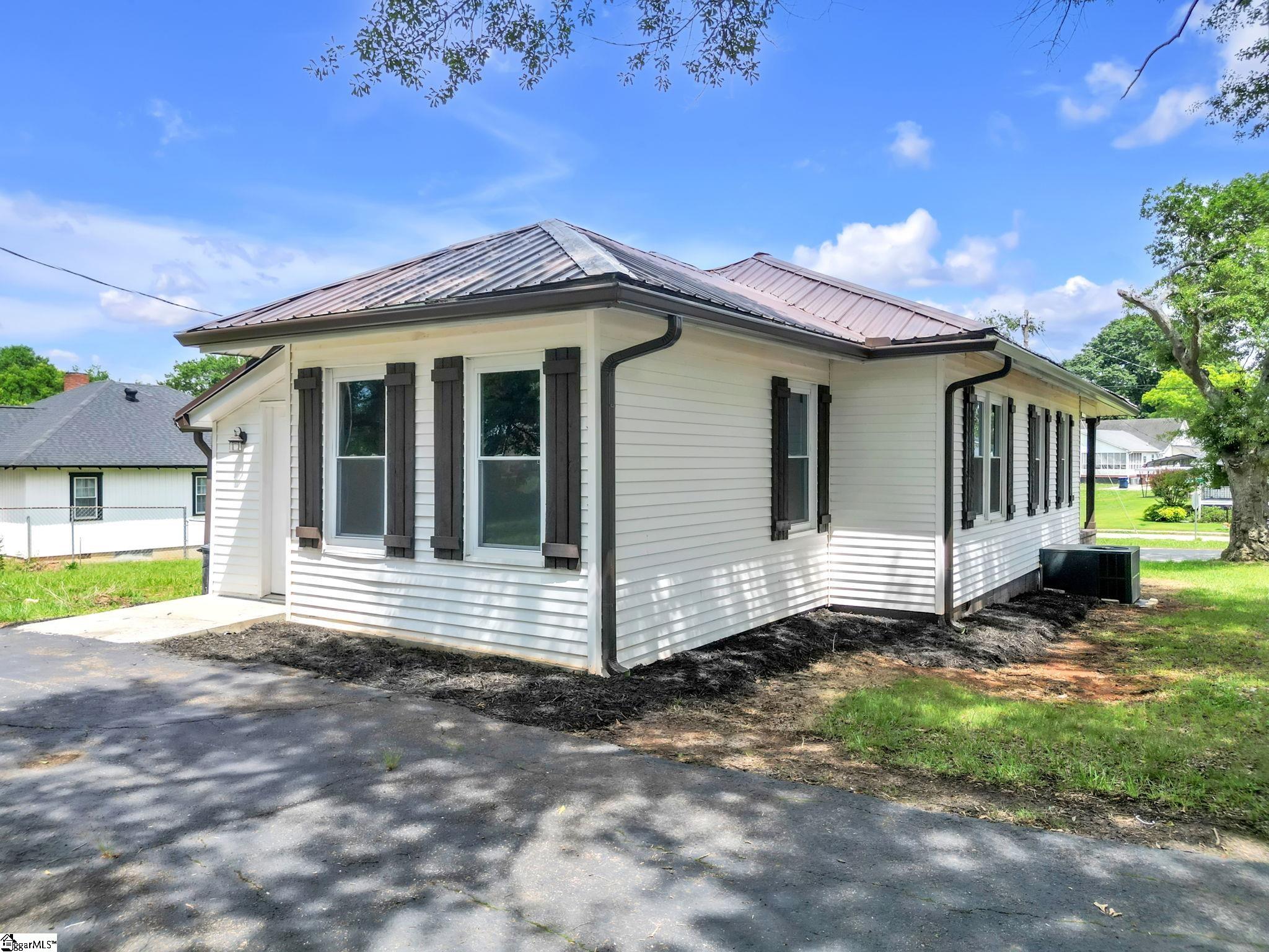 301 Anderson Street Pelzer, SC 29669