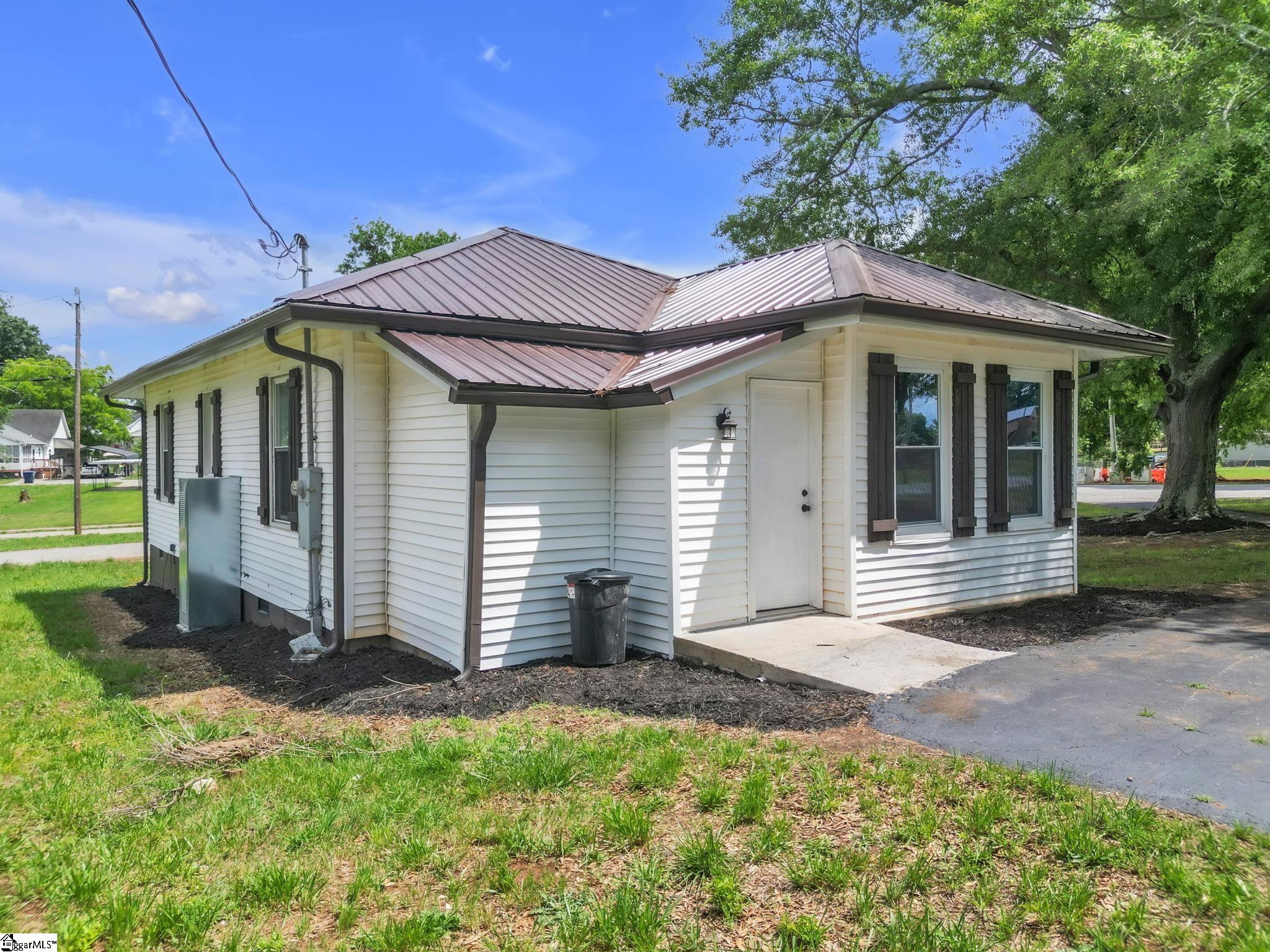 301 Anderson Street Pelzer, SC 29669