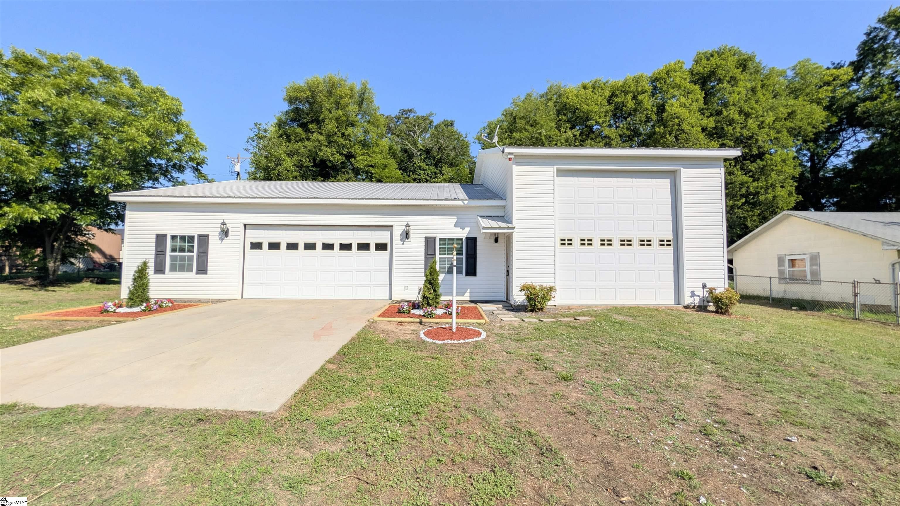 193 Laurel Street Spartanburg, SC 29303