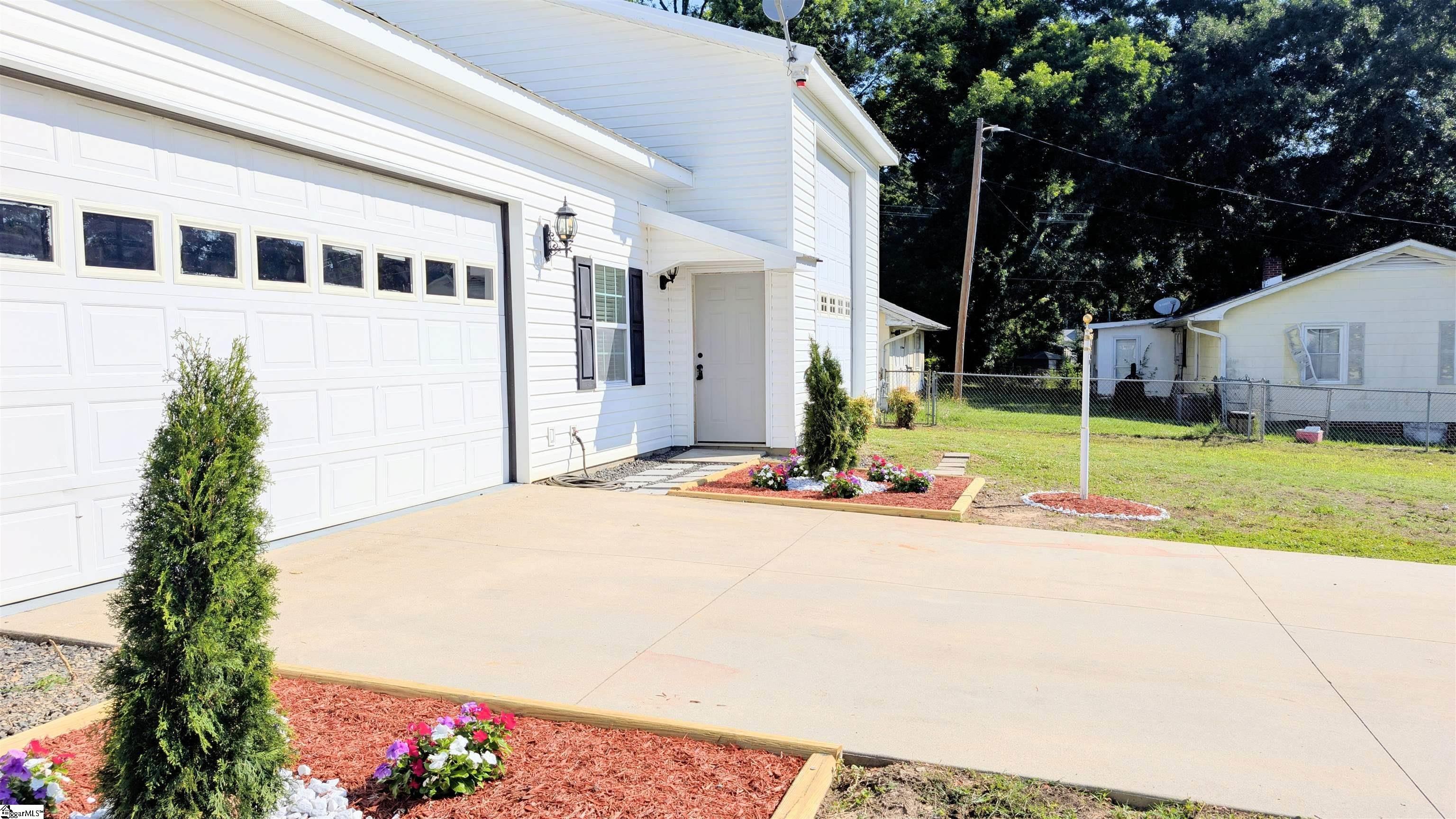 193 Laurel Street Spartanburg, SC 29303